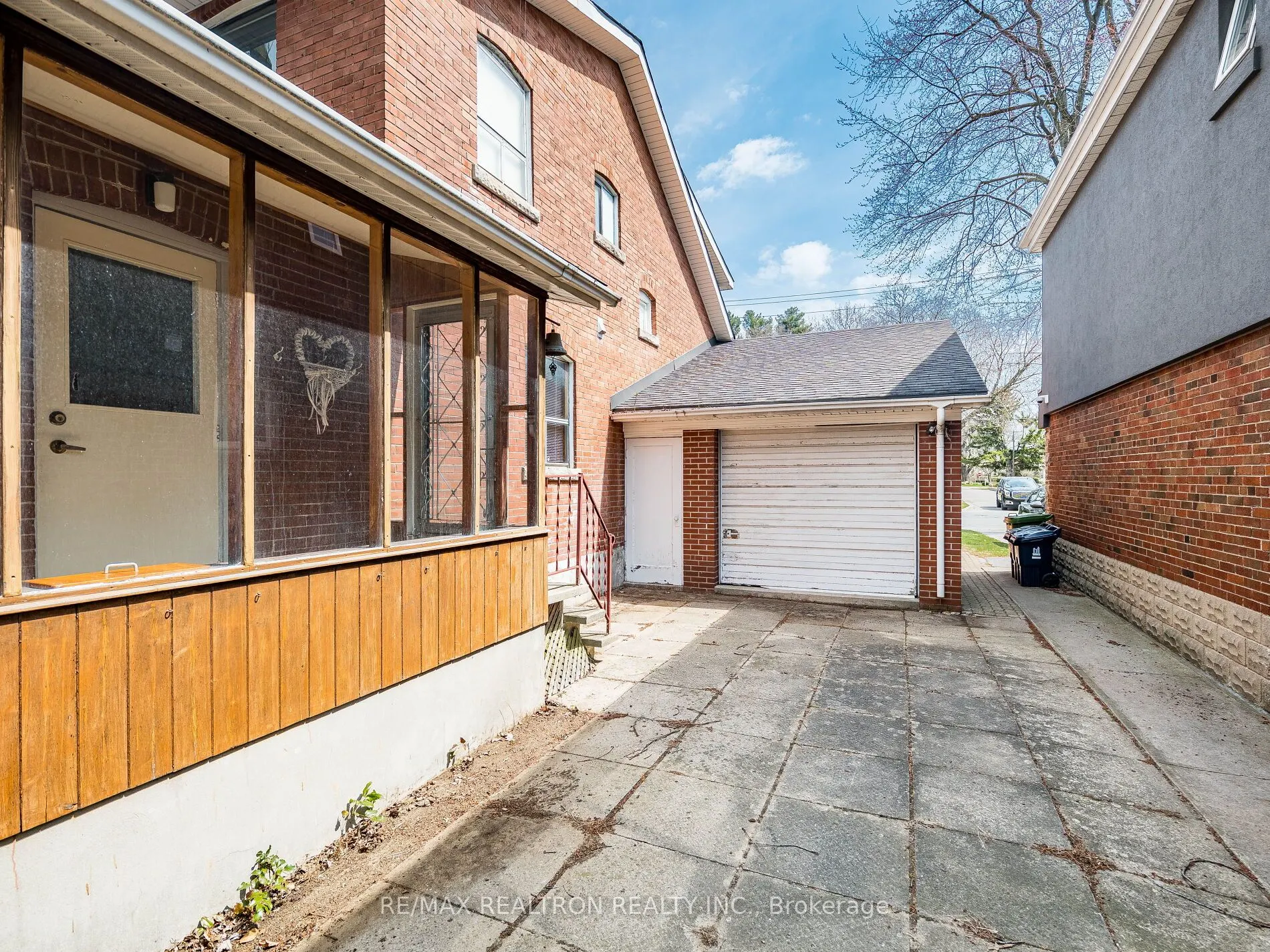 872 Royal York Road