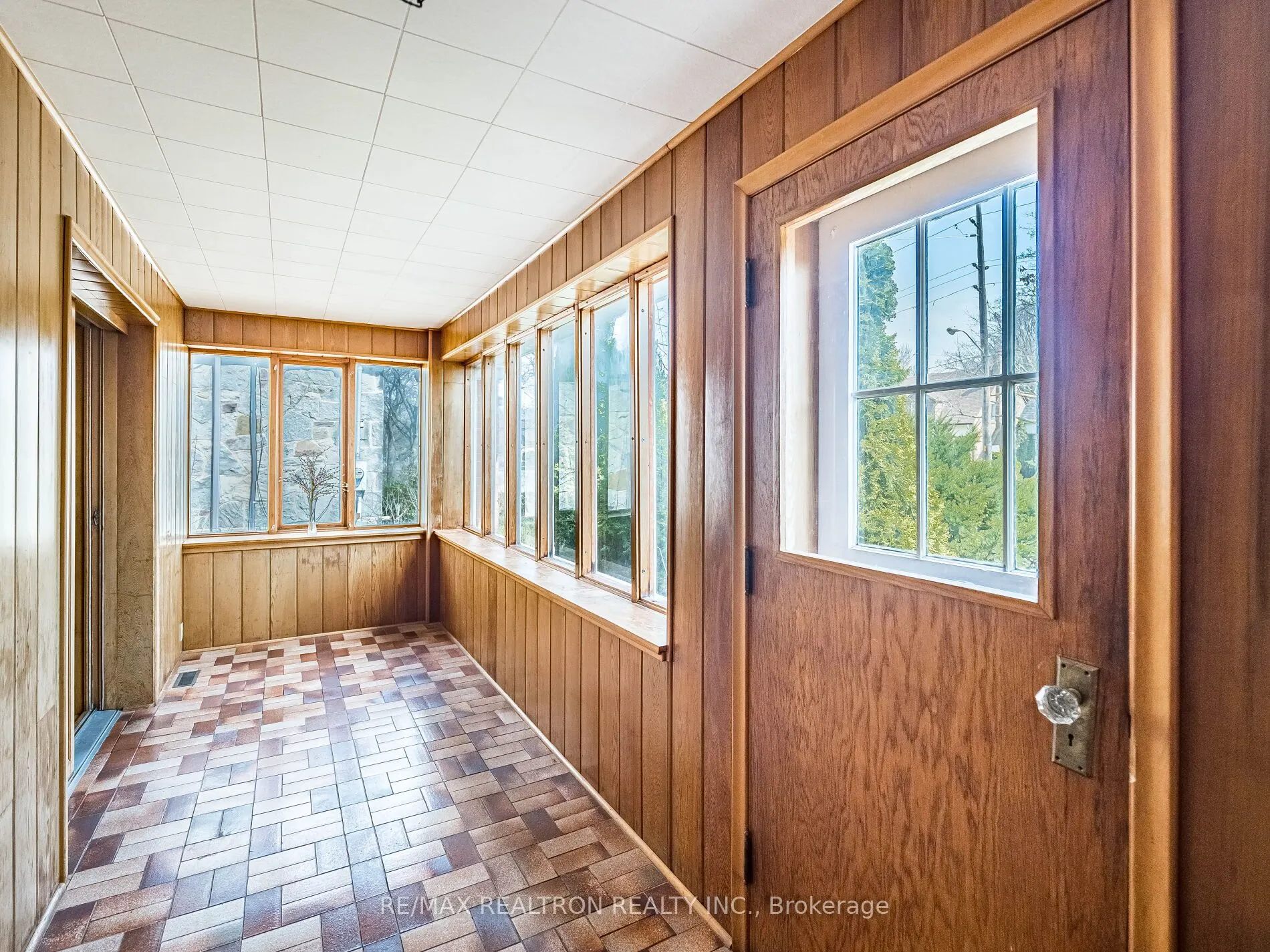872 Royal York Road
