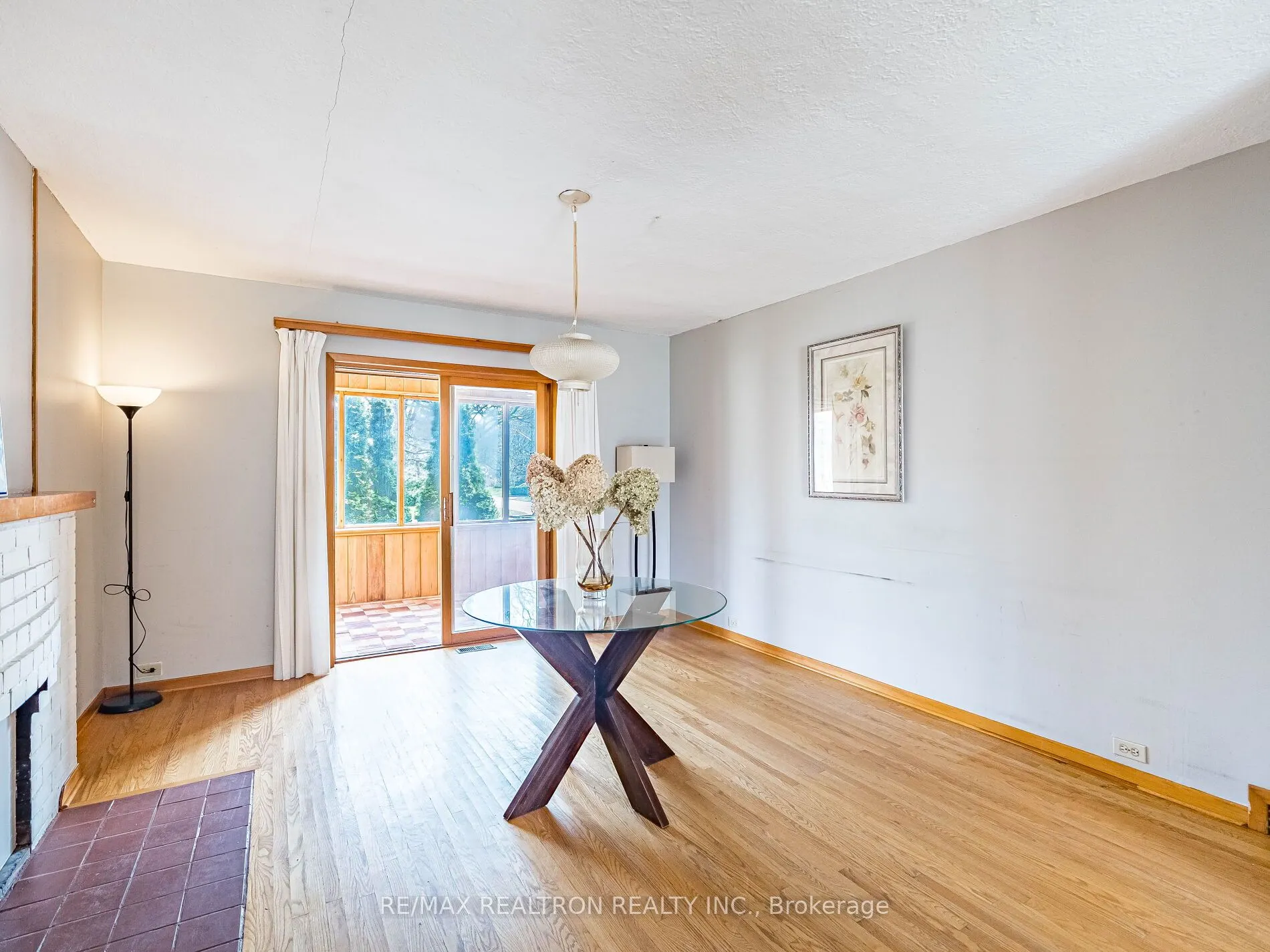 872 Royal York Road