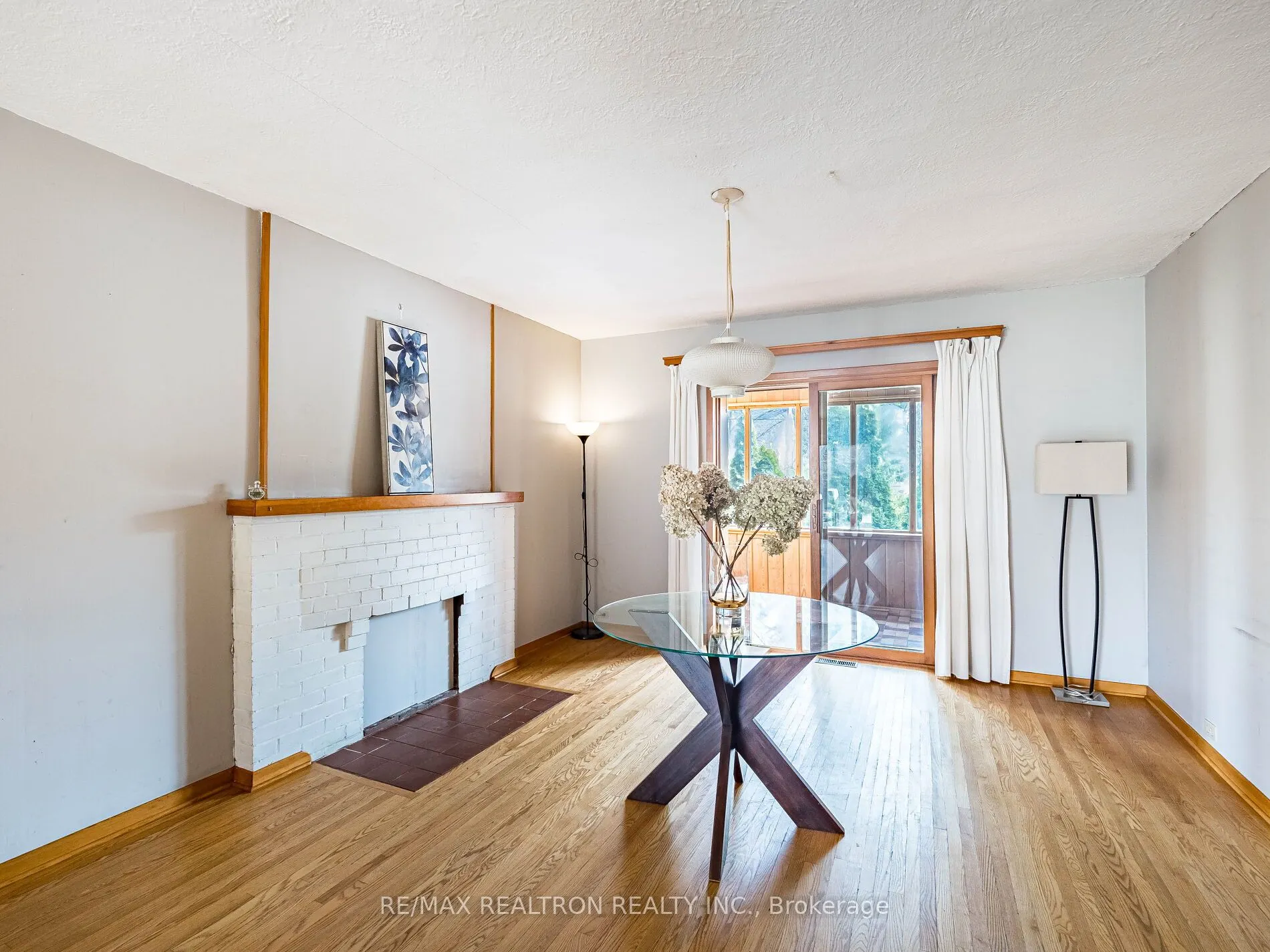 872 Royal York Road