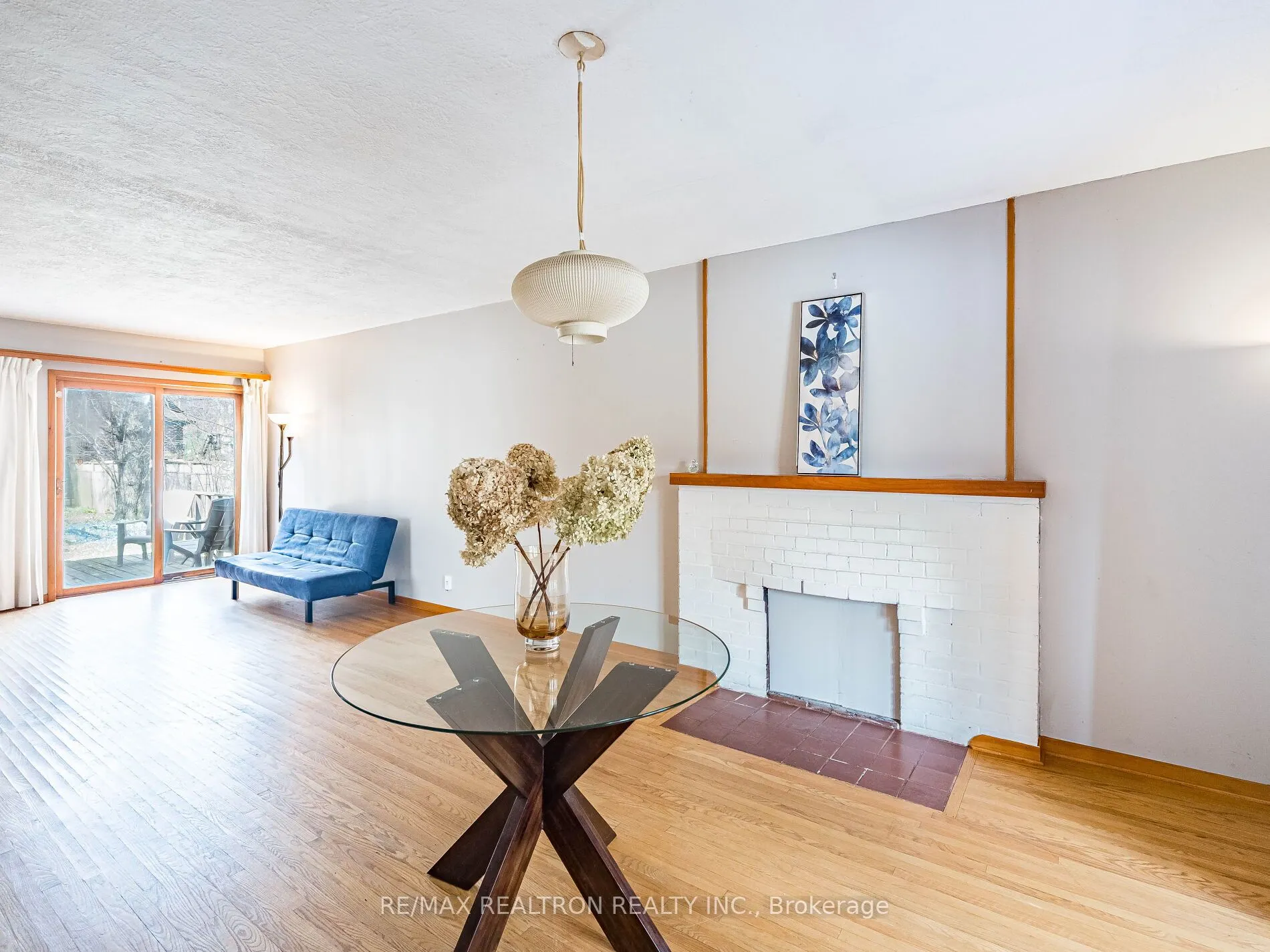 872 Royal York Road
