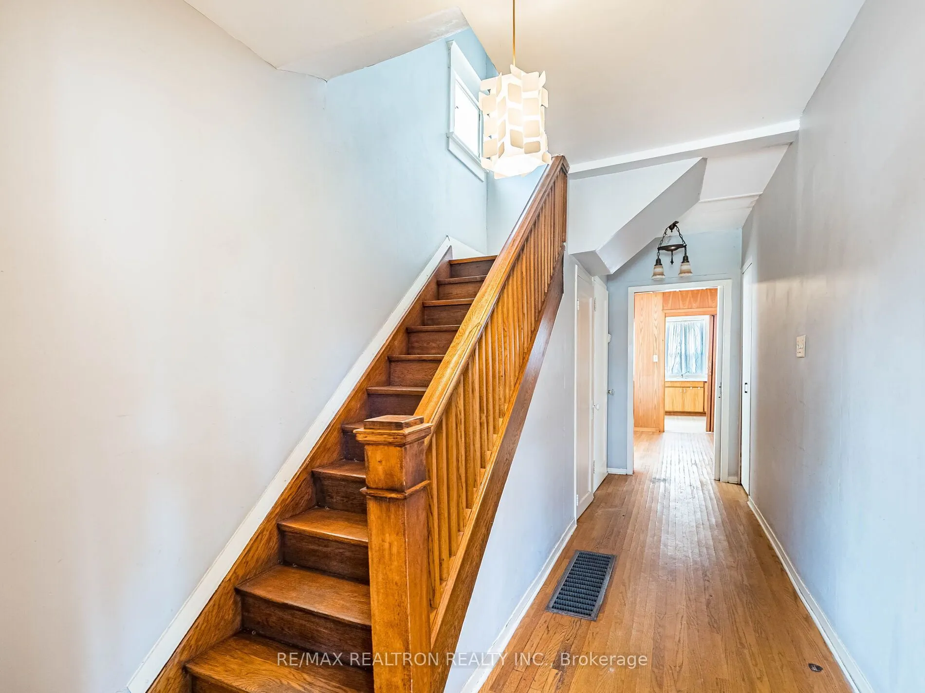 872 Royal York Road