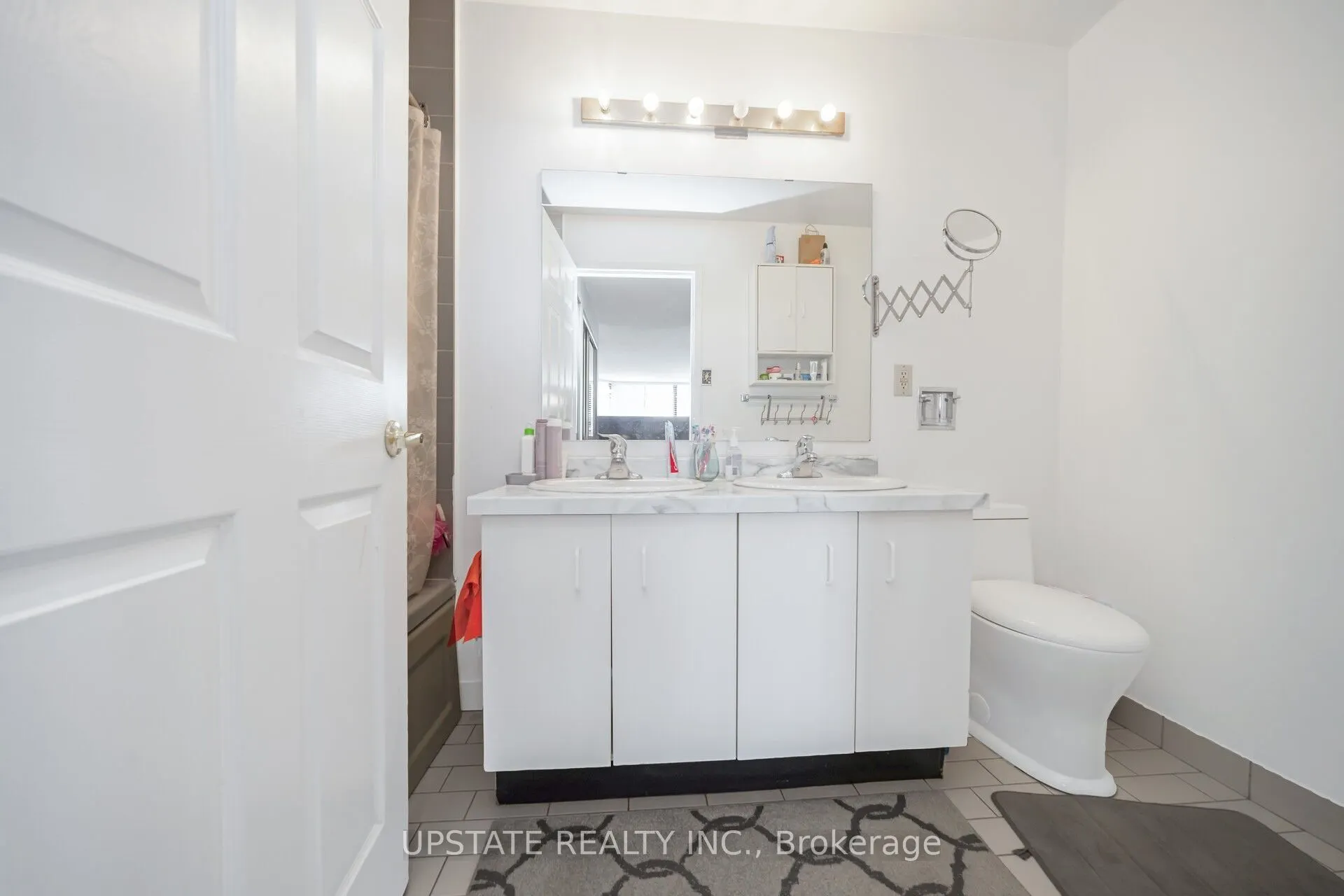 25 Agnes Street, #1206