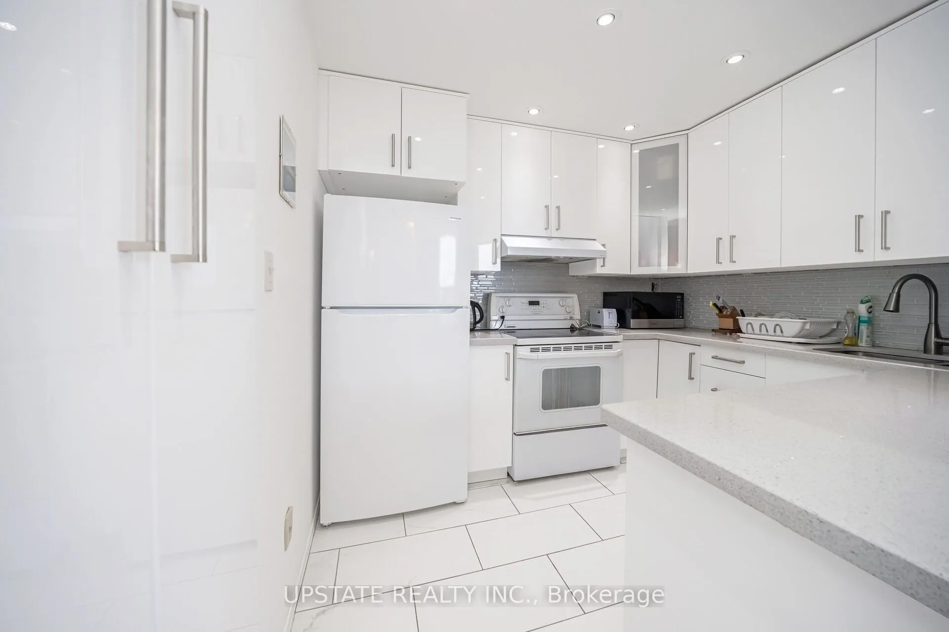 25 Agnes Street, #1206
