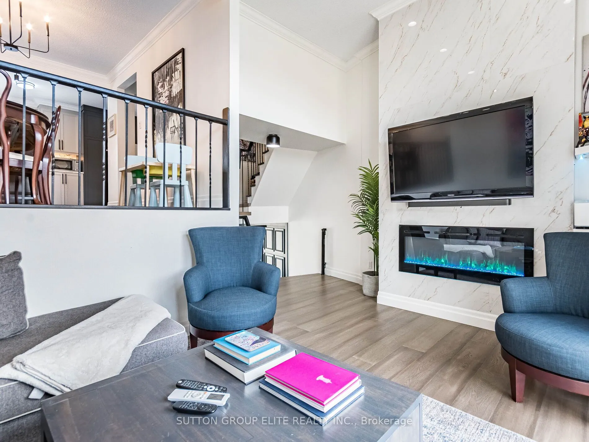 640 Rathburn Road E #8