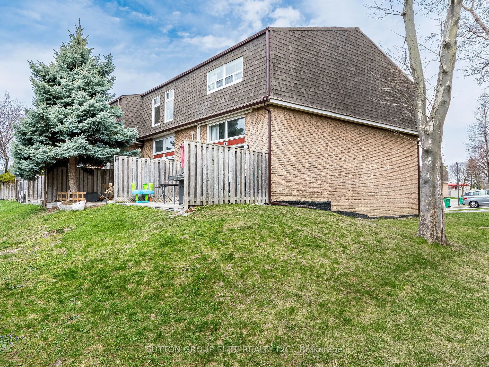 640 Rathburn Road E #8