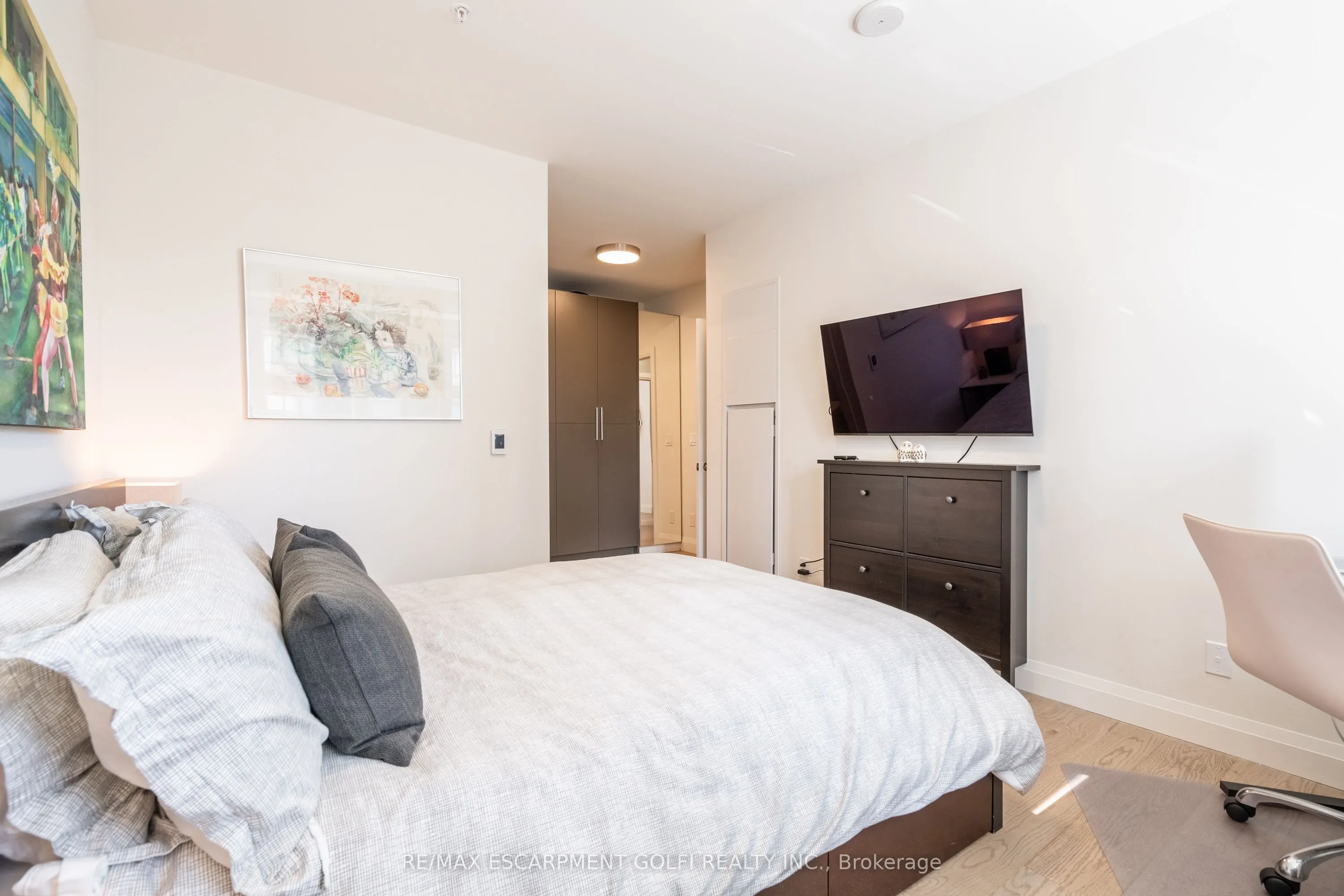 500 Brock Avenue, #206