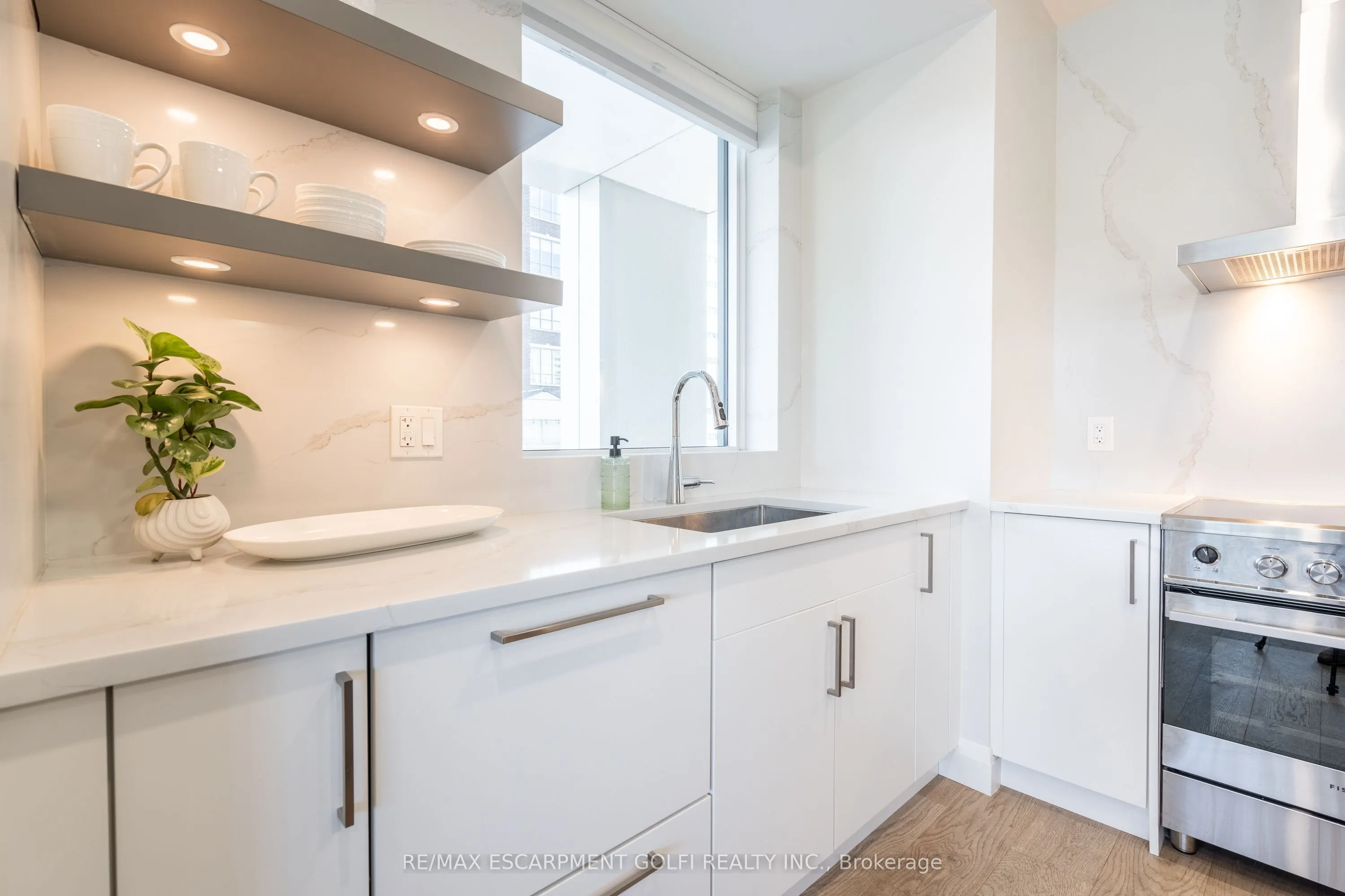 500 Brock Avenue, #206