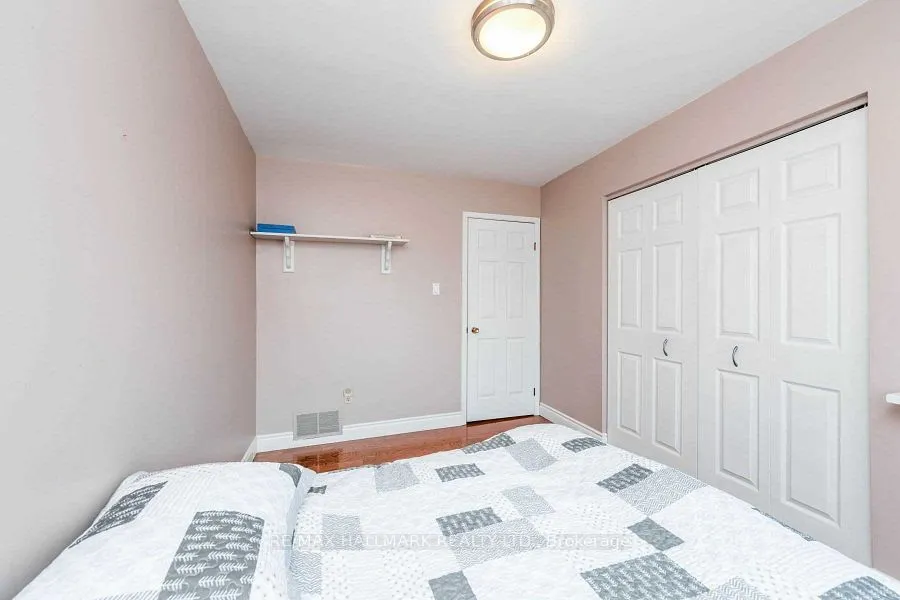 2483 Yarmouth Crescent