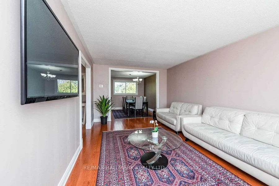 2483 Yarmouth Crescent