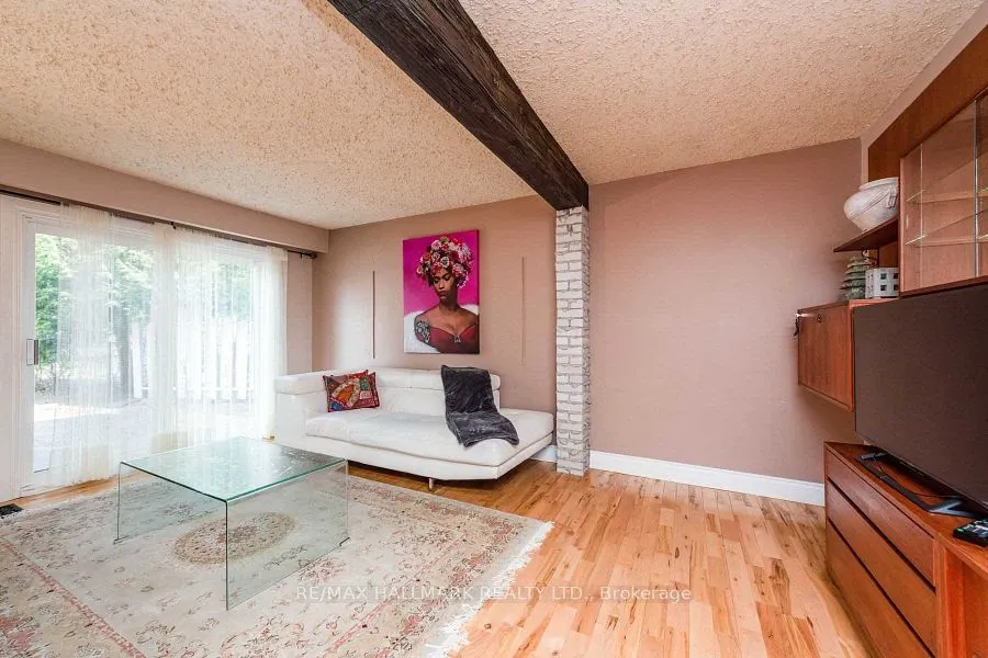 2483 Yarmouth Crescent