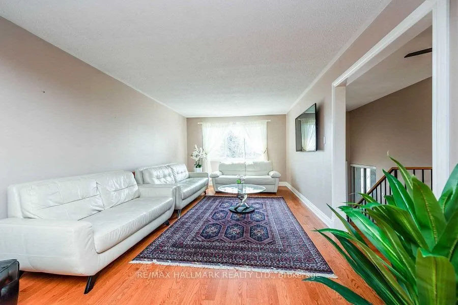 2483 Yarmouth Crescent