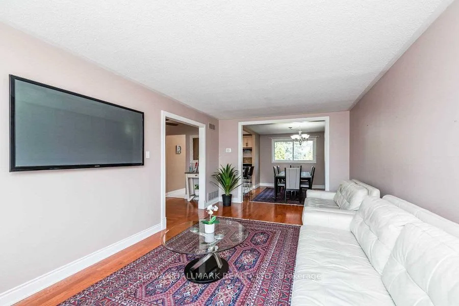 2483 Yarmouth Crescent