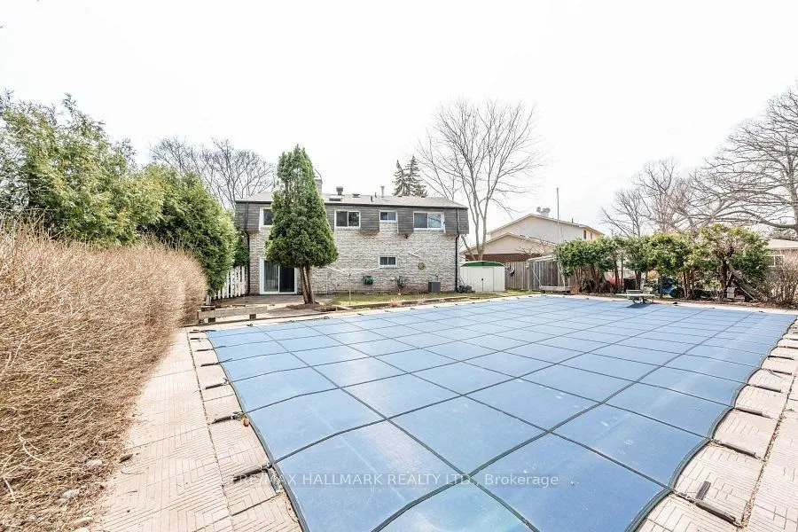 2483 Yarmouth Crescent