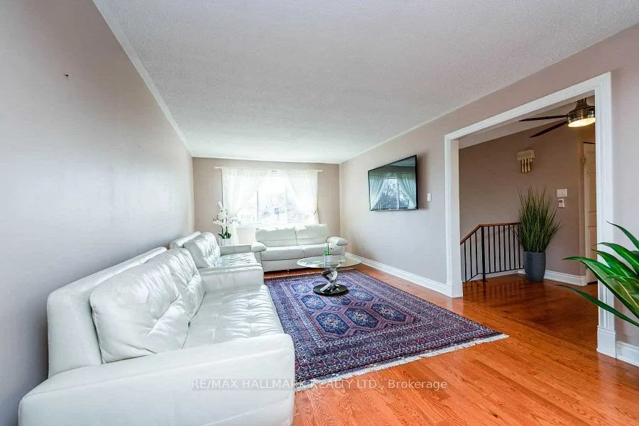 2483 Yarmouth Crescent