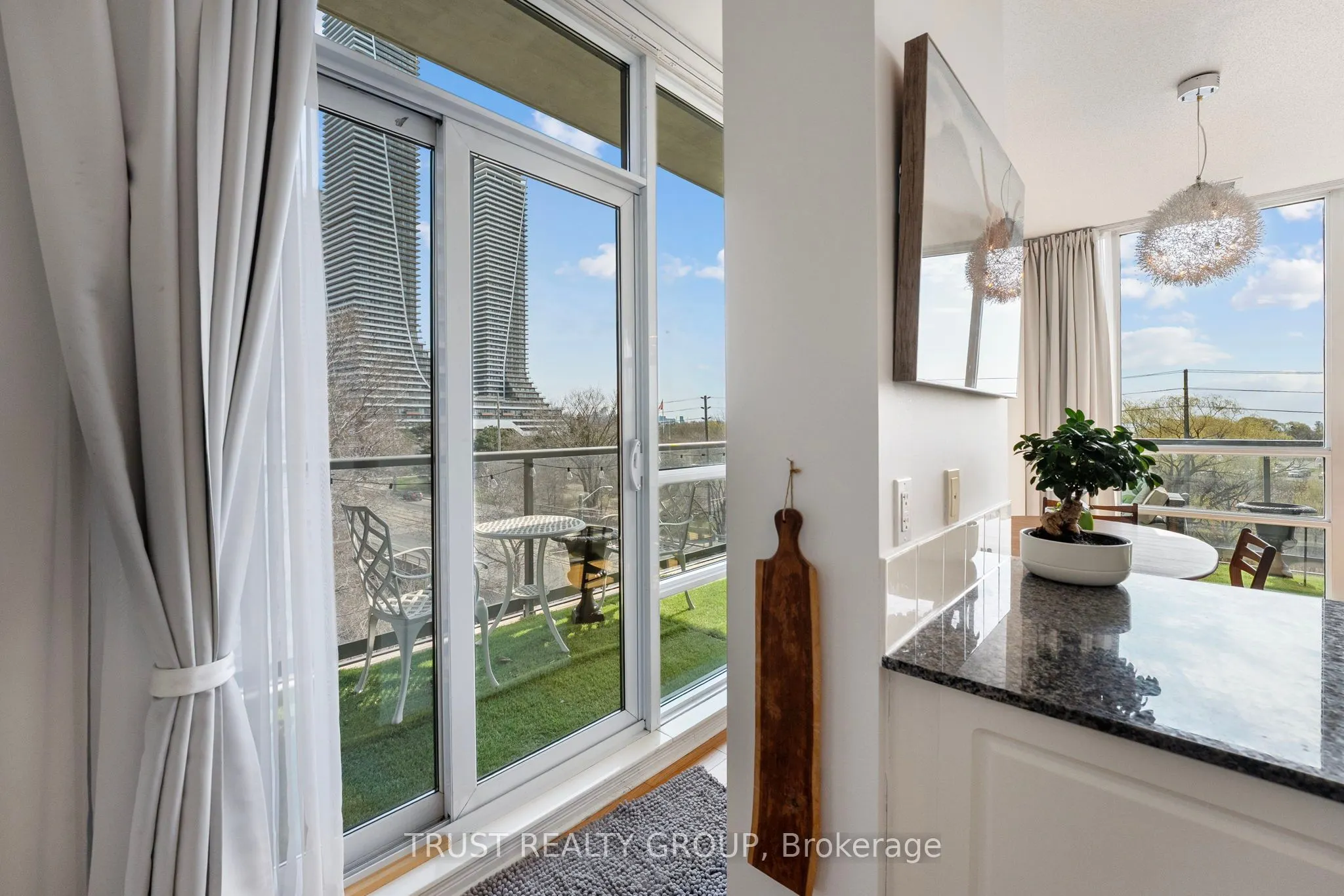 2230 Lake Shore Boulevard W #308