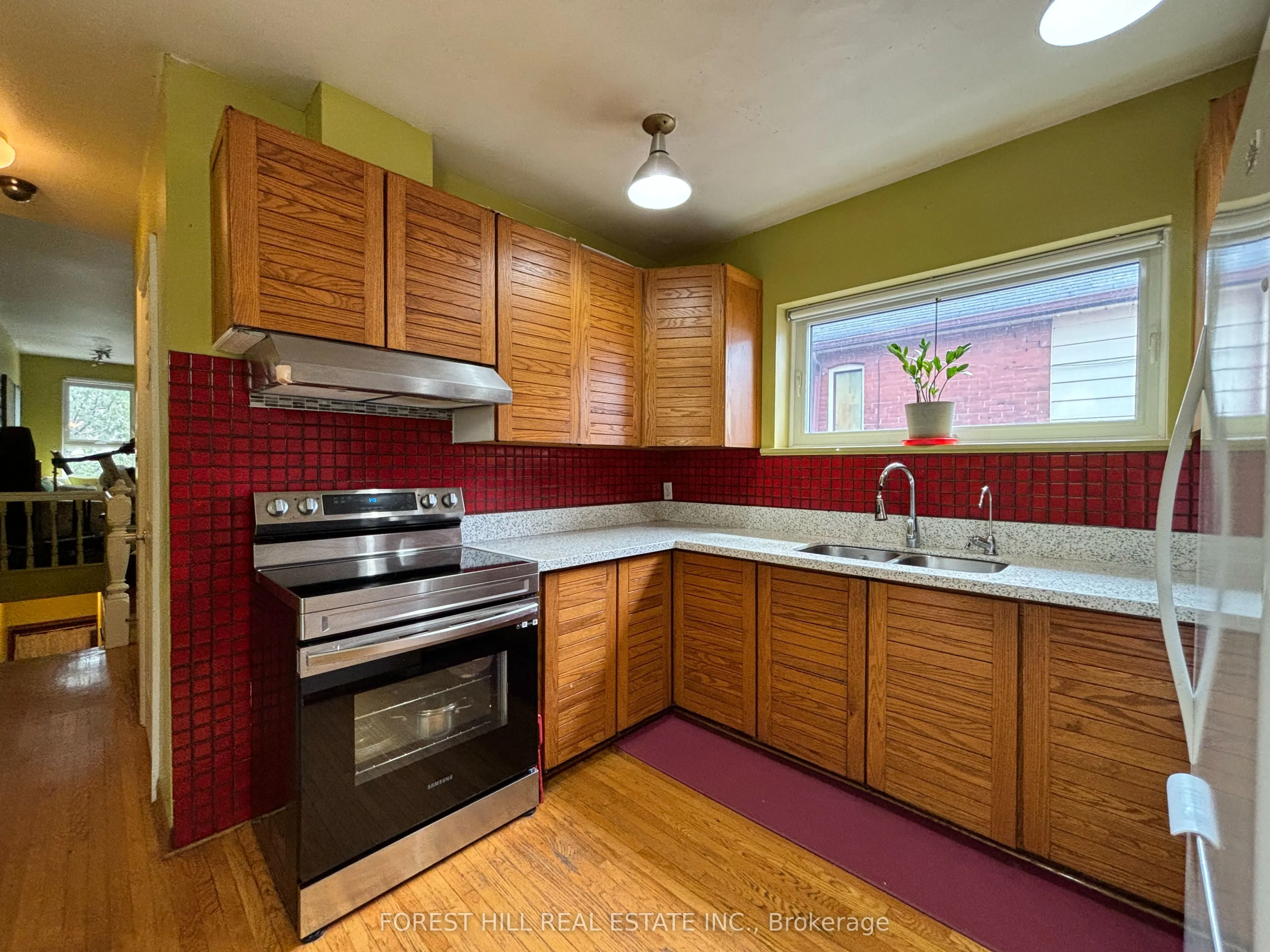 1046 Dovercourt Road