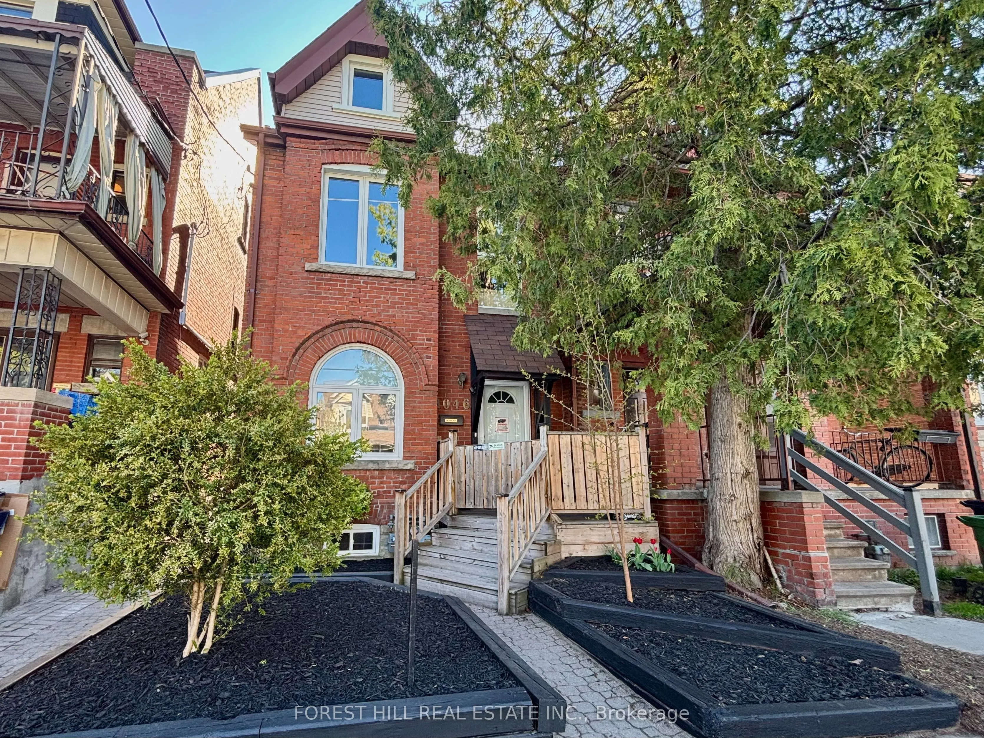 1046 Dovercourt Road