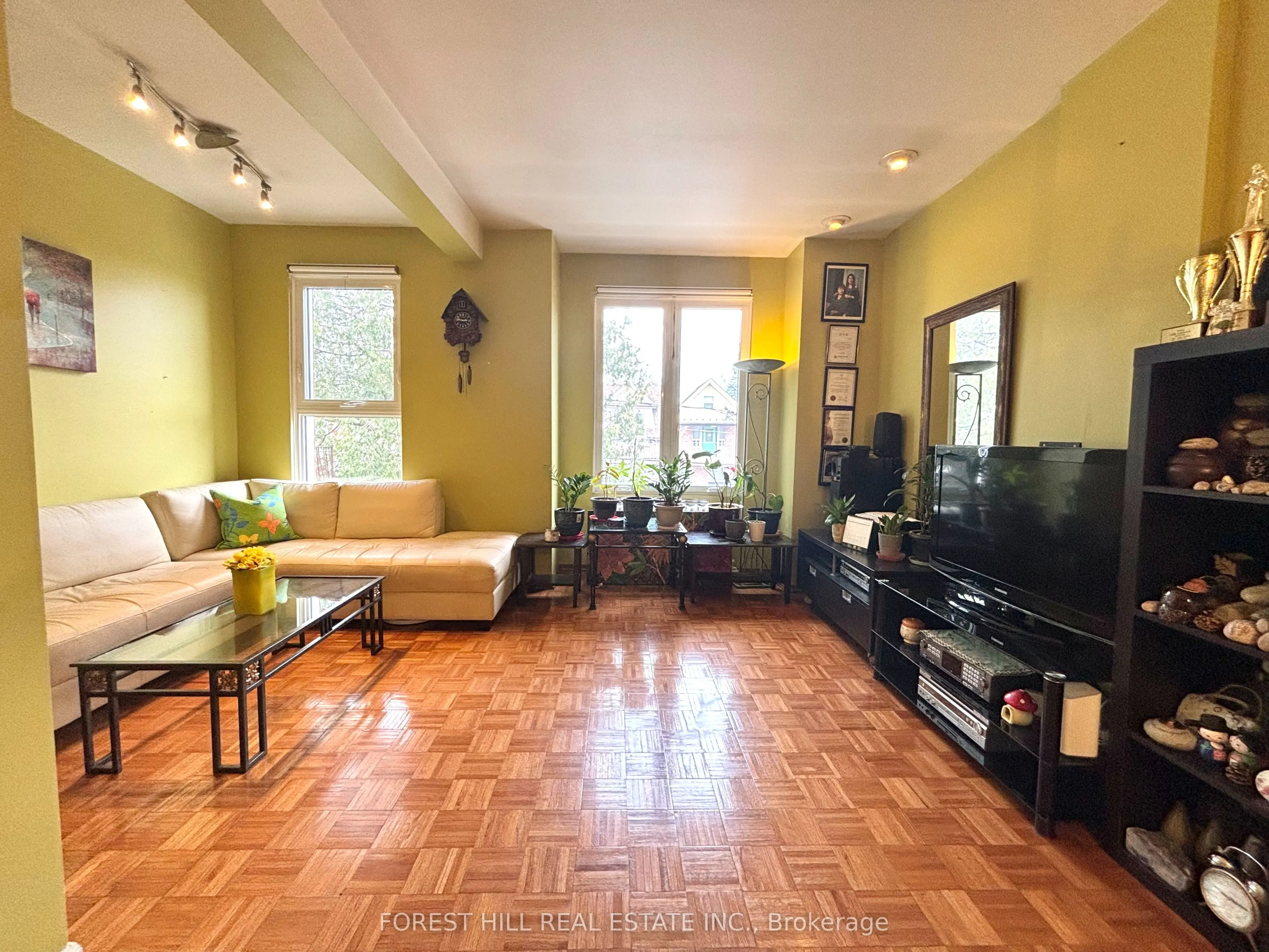 1046 Dovercourt Road