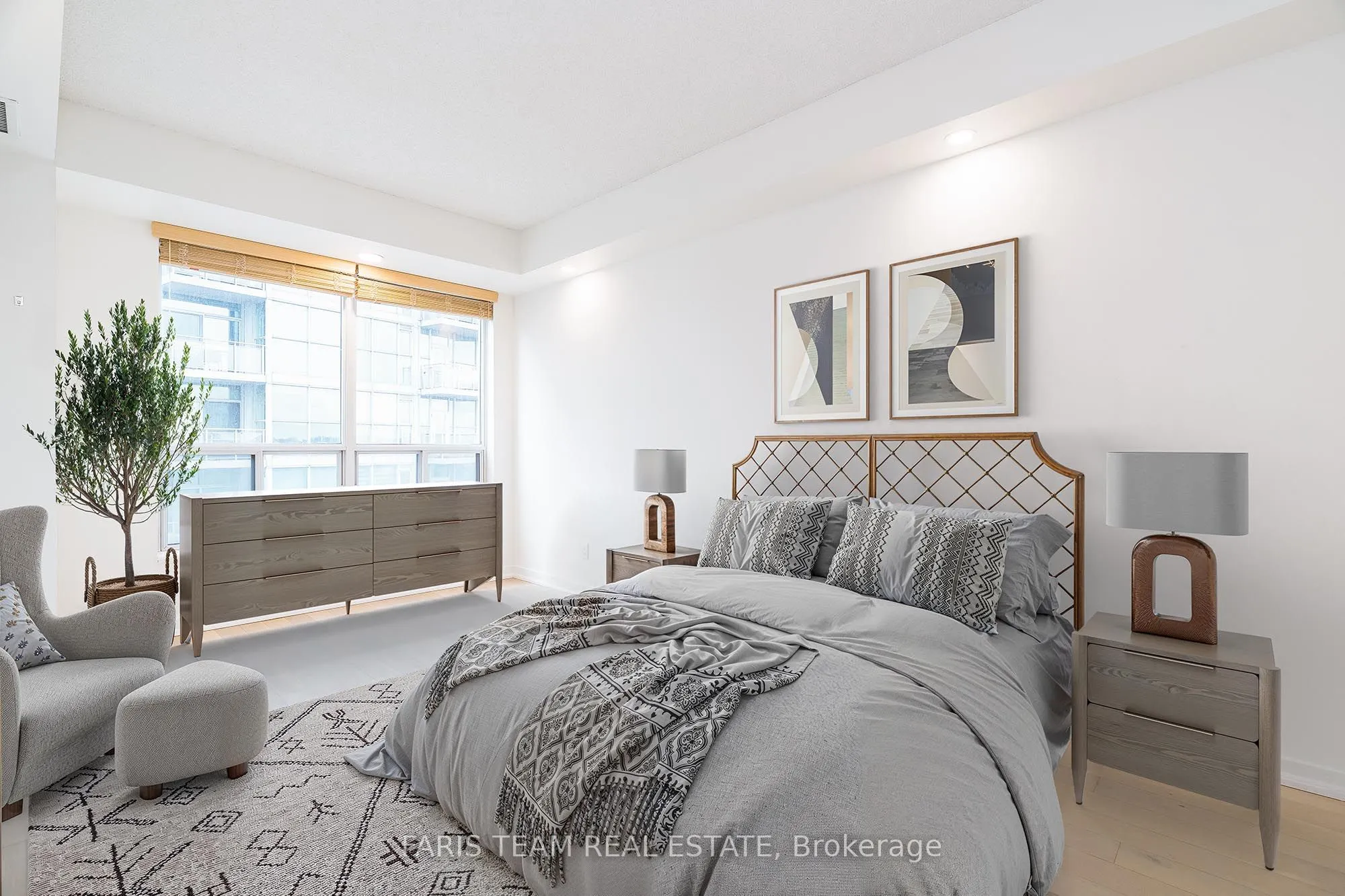 88 Palace Pier Court, #806