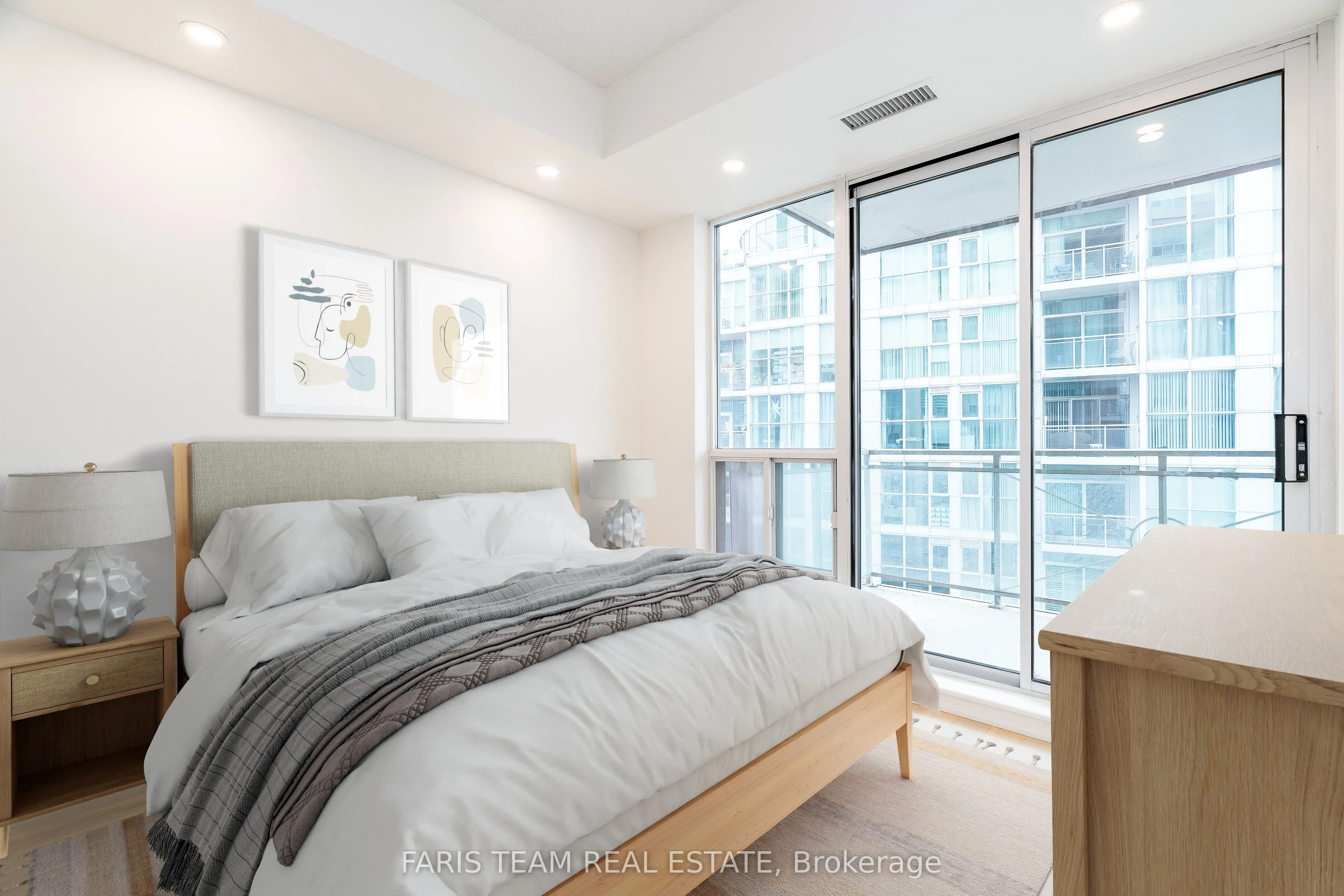 88 Palace Pier Court, #806