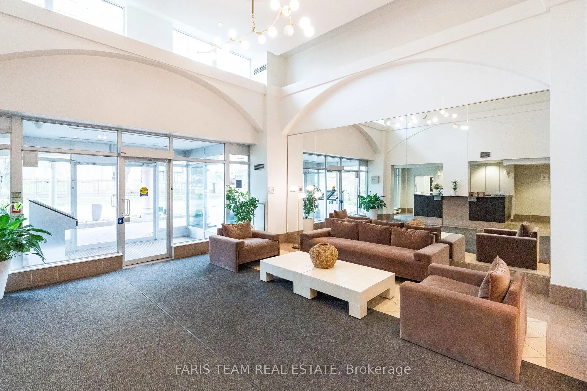 88 Palace Pier Court, #806