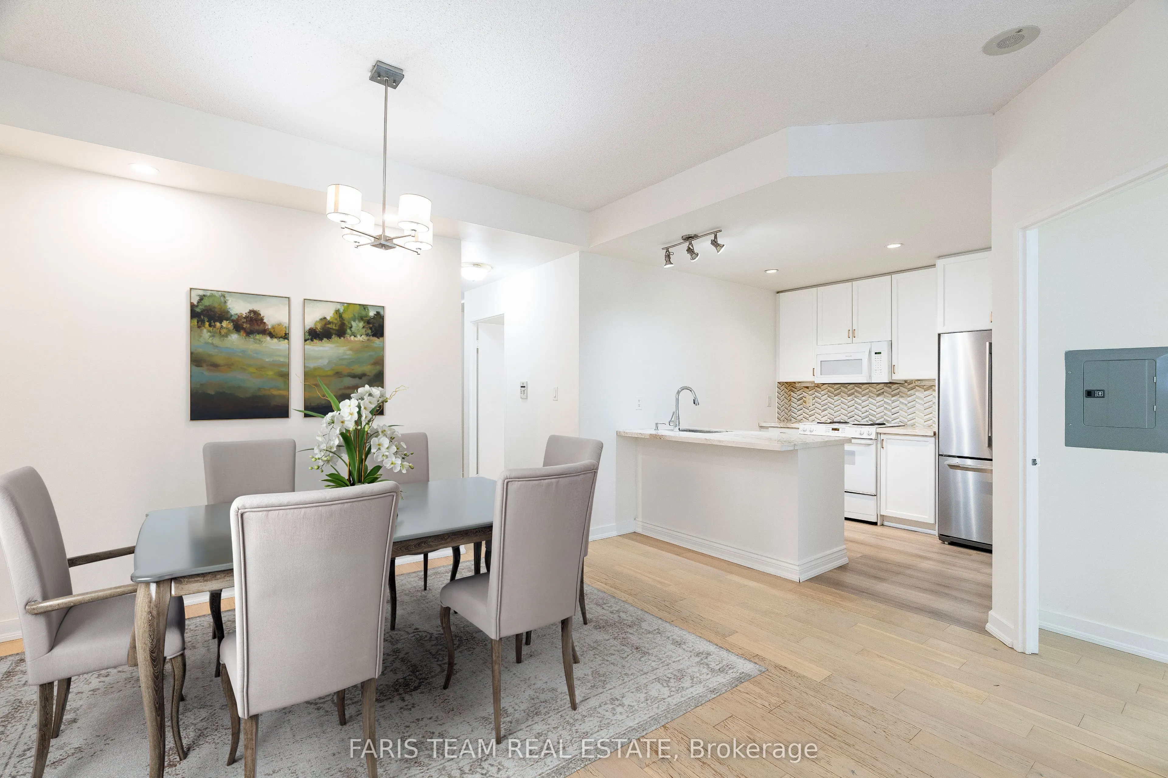 88 Palace Pier Court, #806