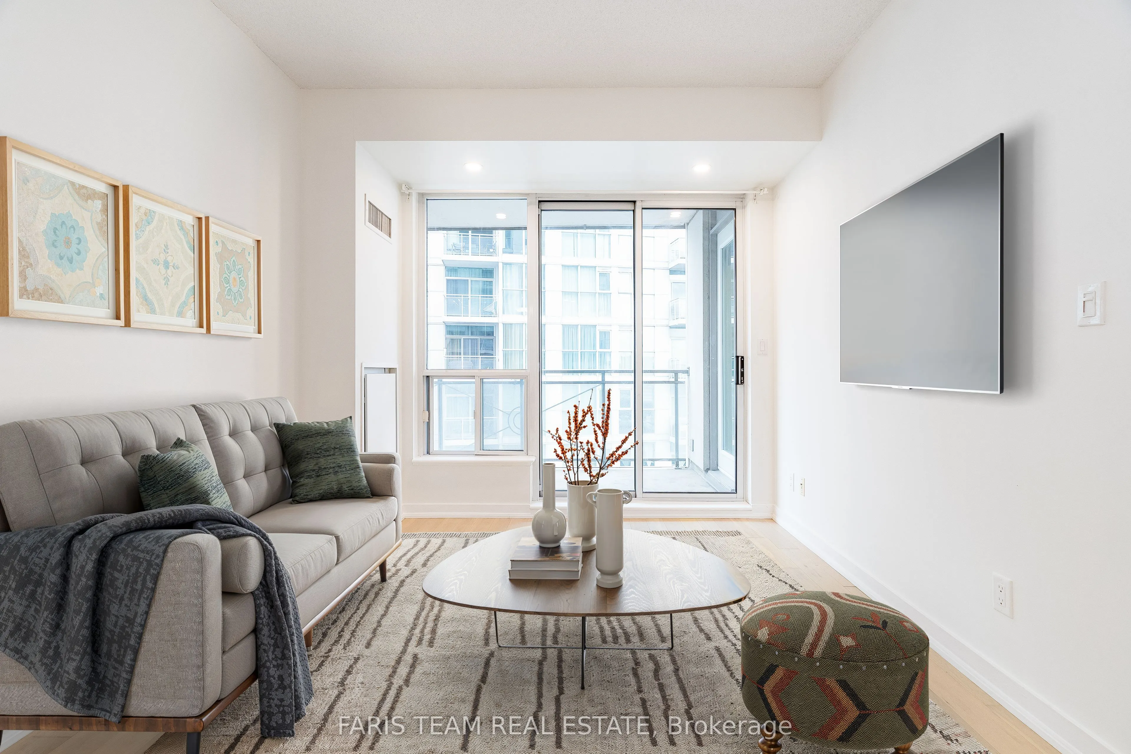 88 Palace Pier Court, #806