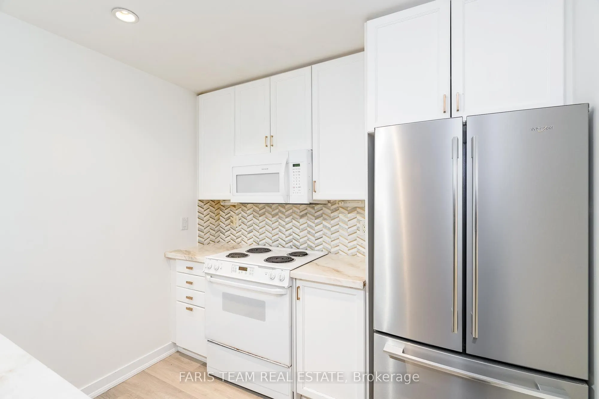 88 Palace Pier Court, #806