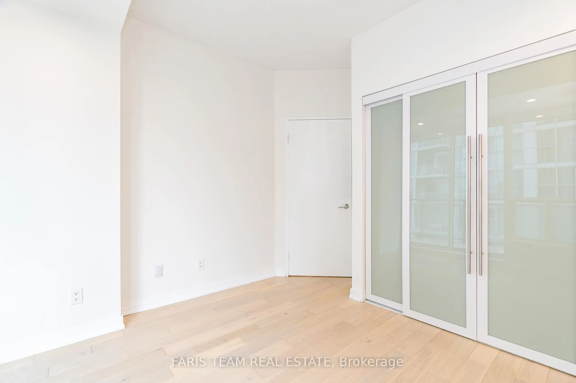 88 Palace Pier Court, #806