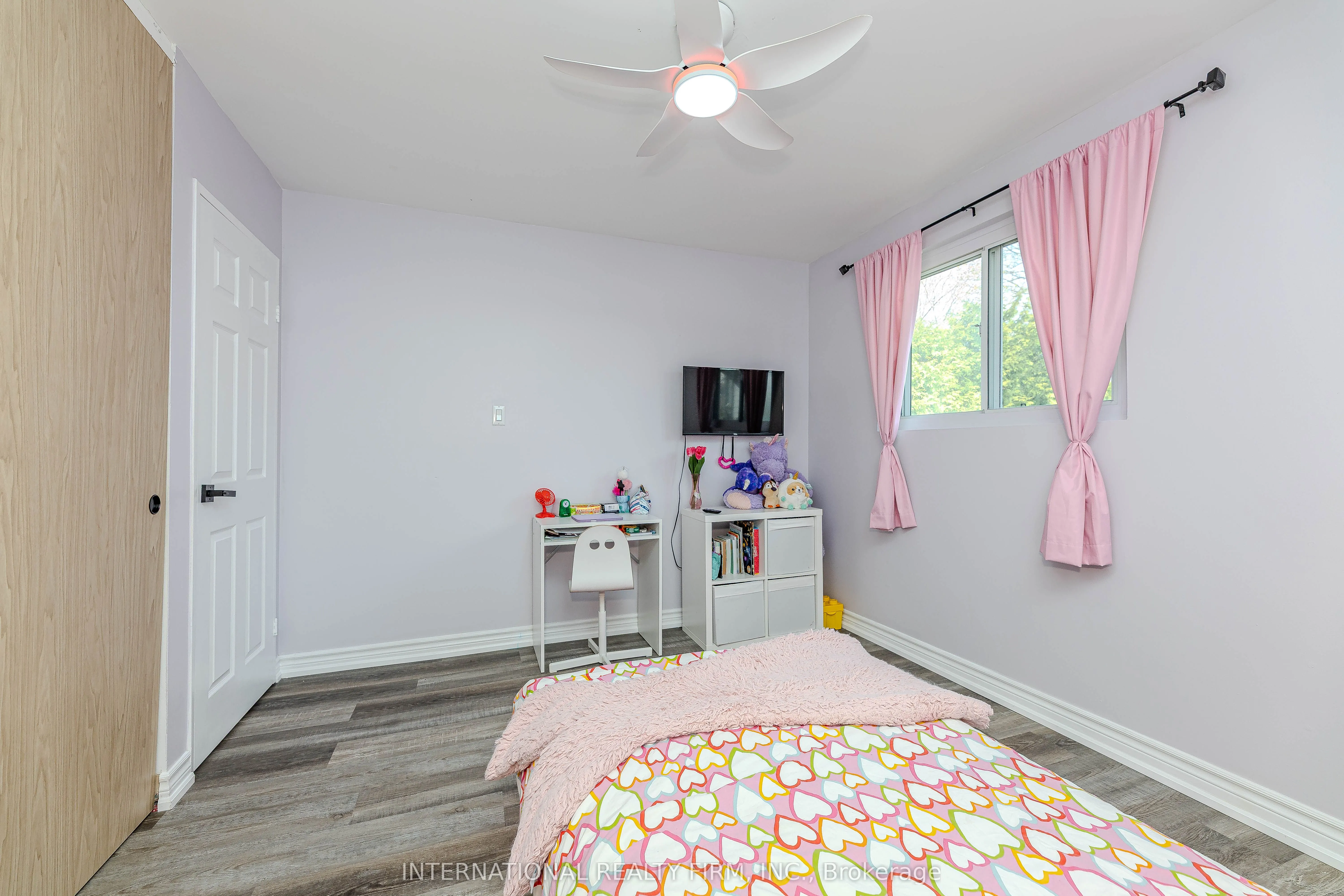 1291 Consort Crescent