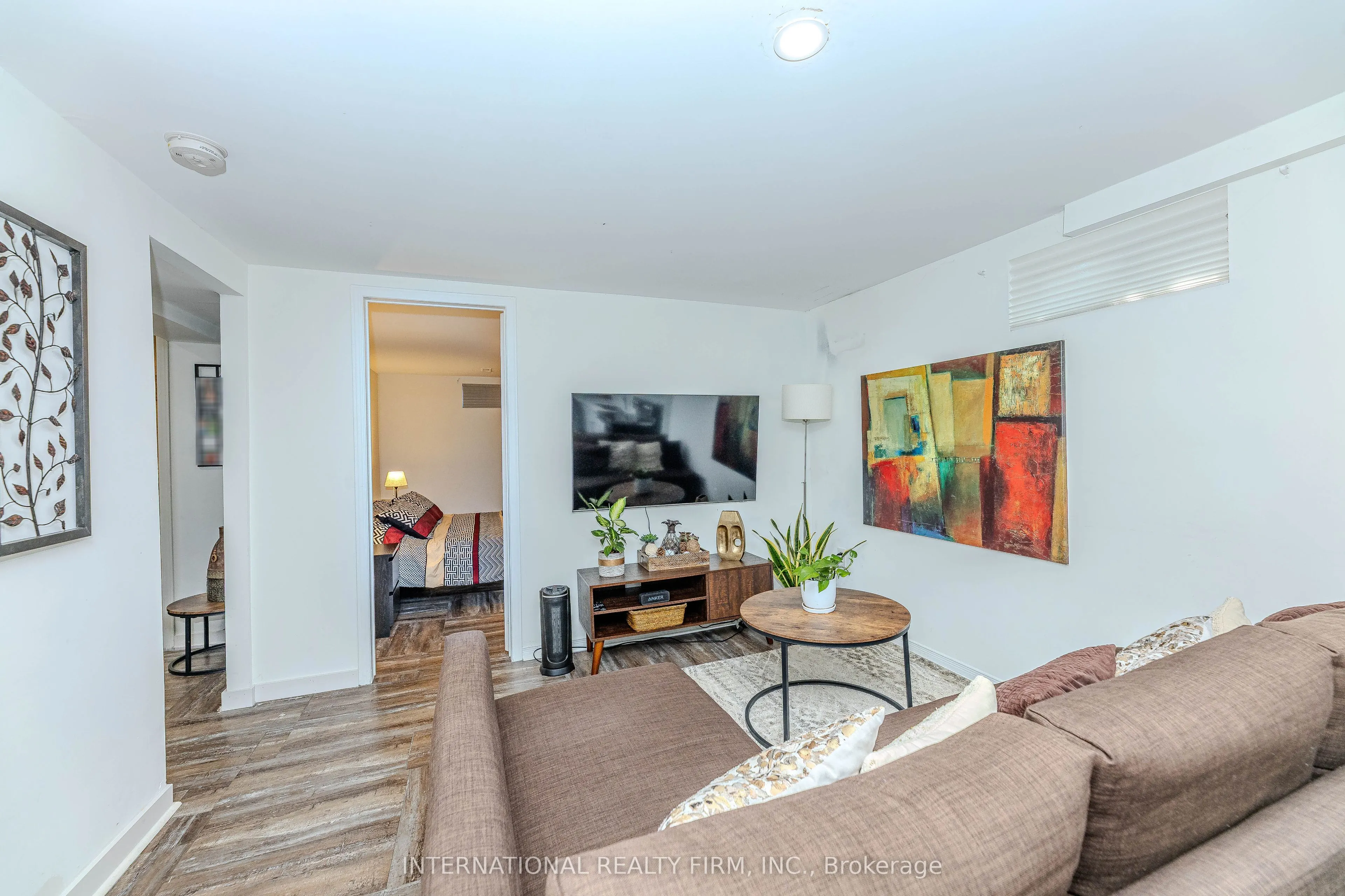 1291 Consort Crescent