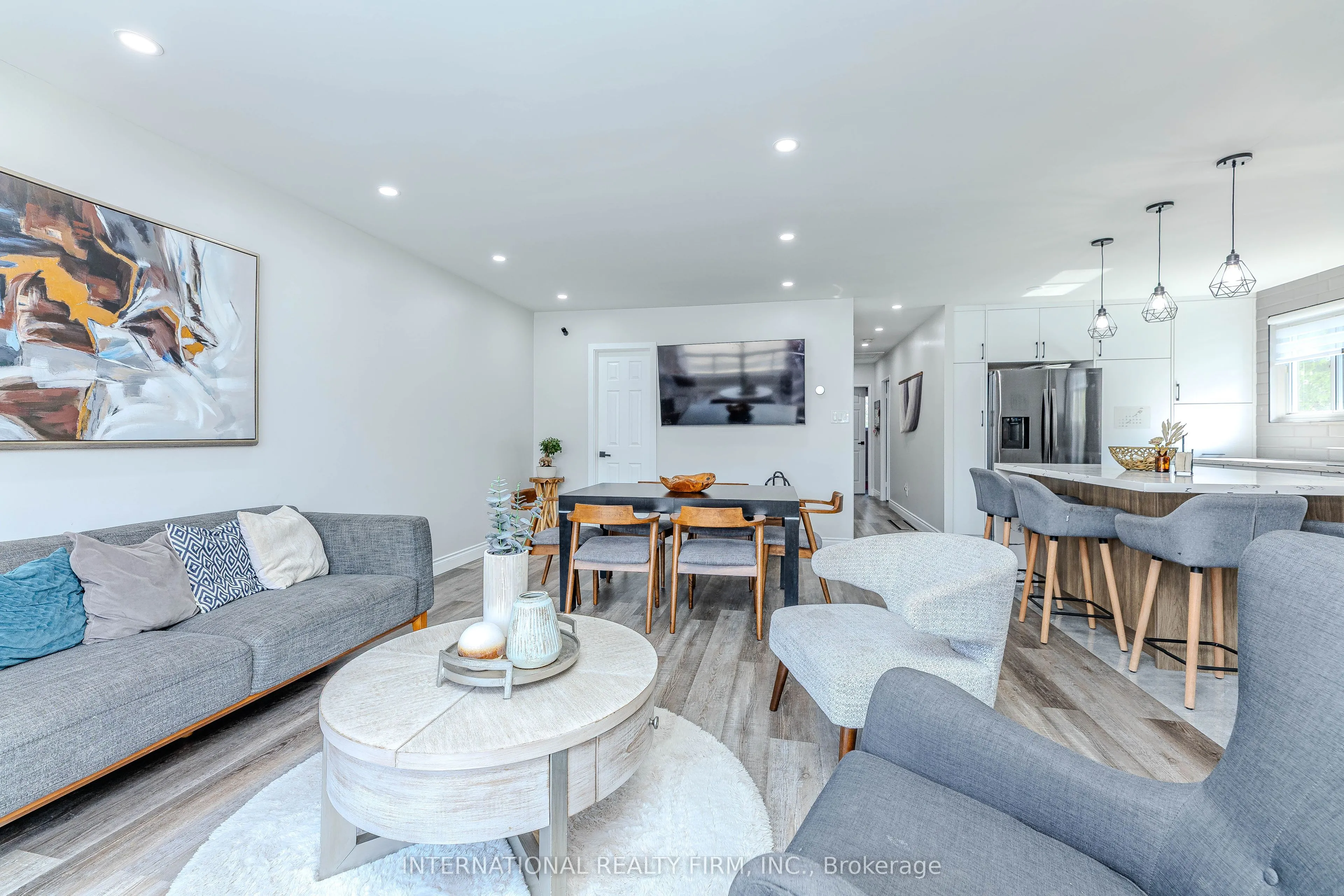 1291 Consort Crescent