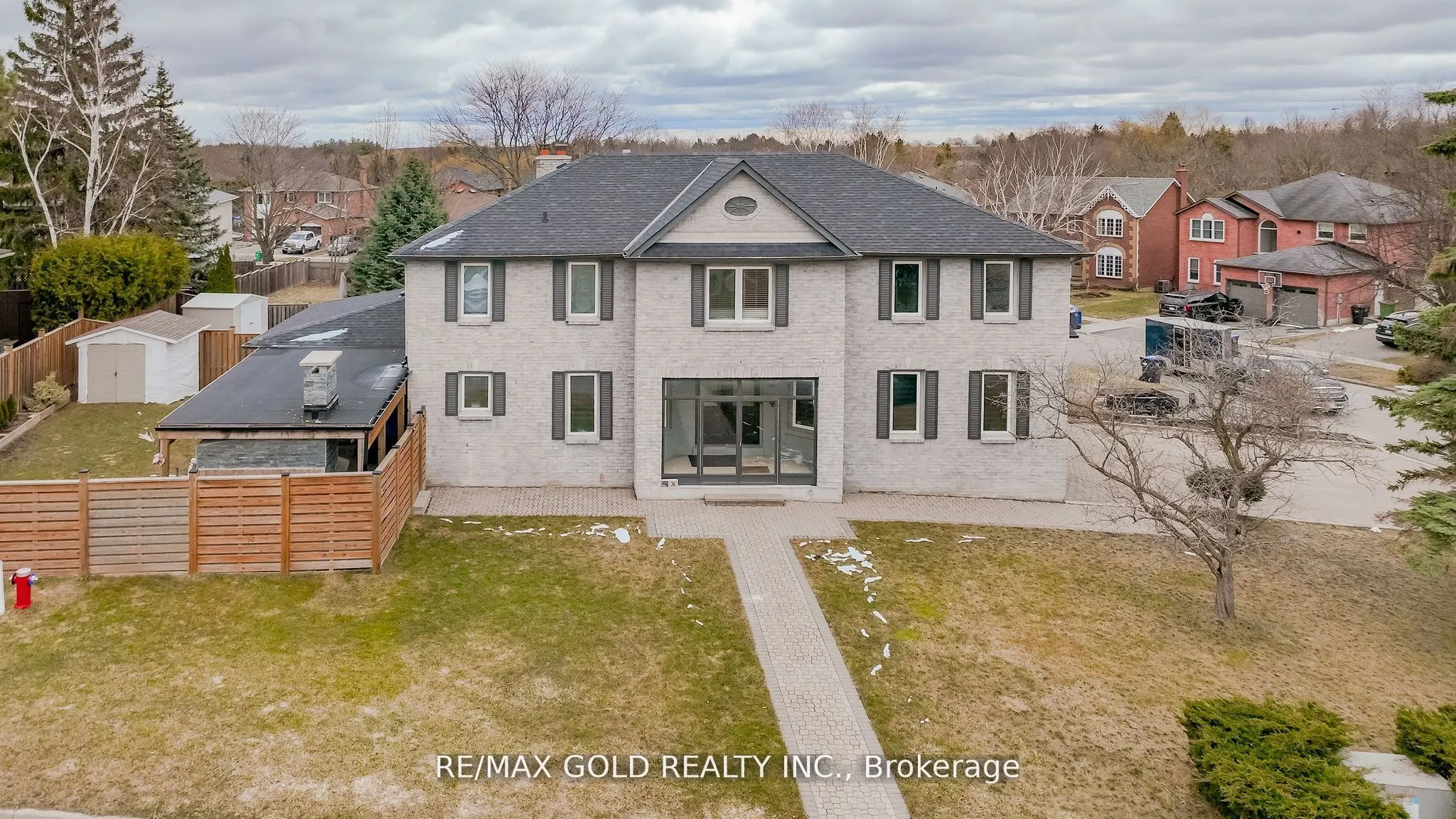 36 St Michaels Crescent