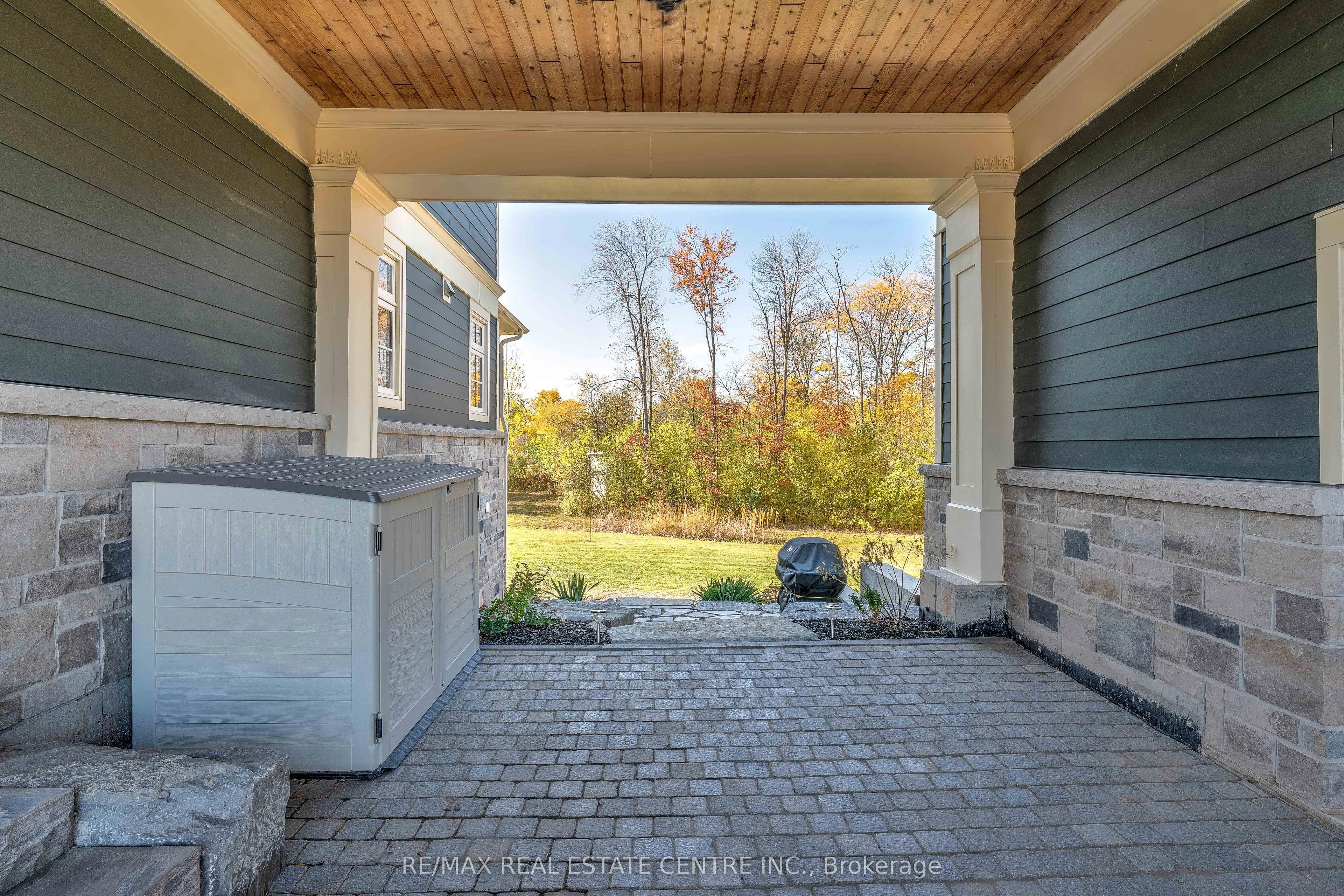 4496 Henderson Road