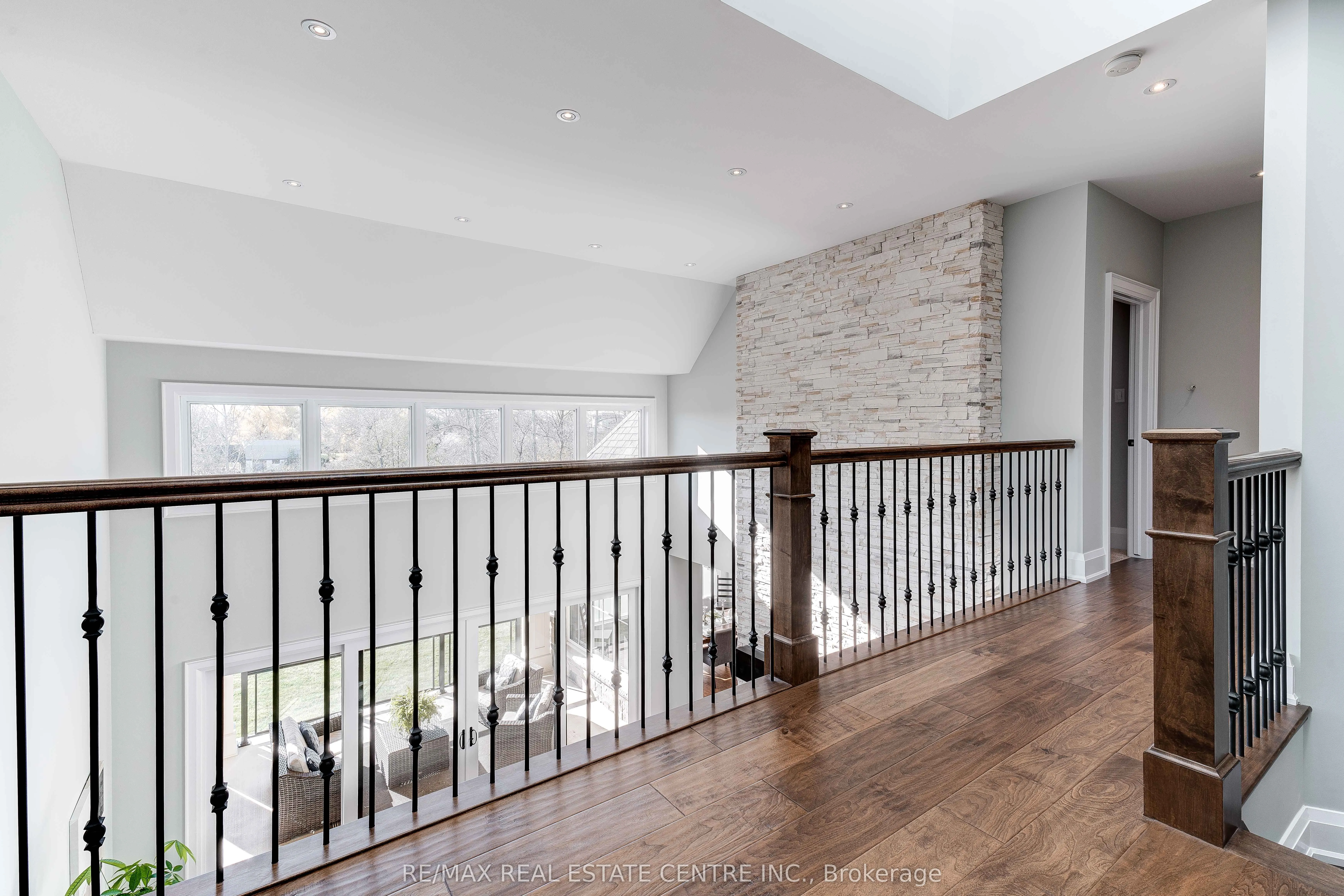 4496 Henderson Road
