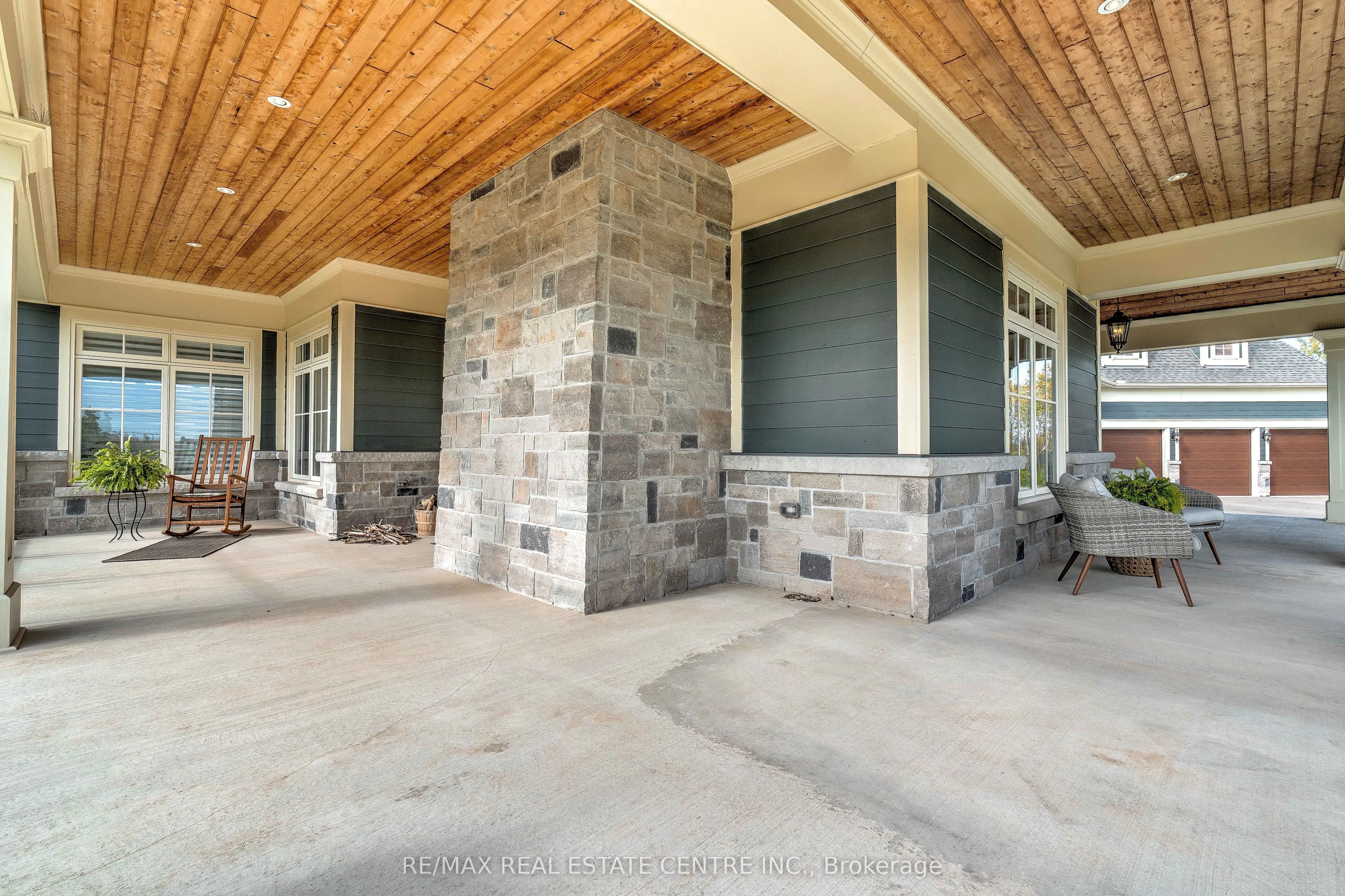 4496 Henderson Road