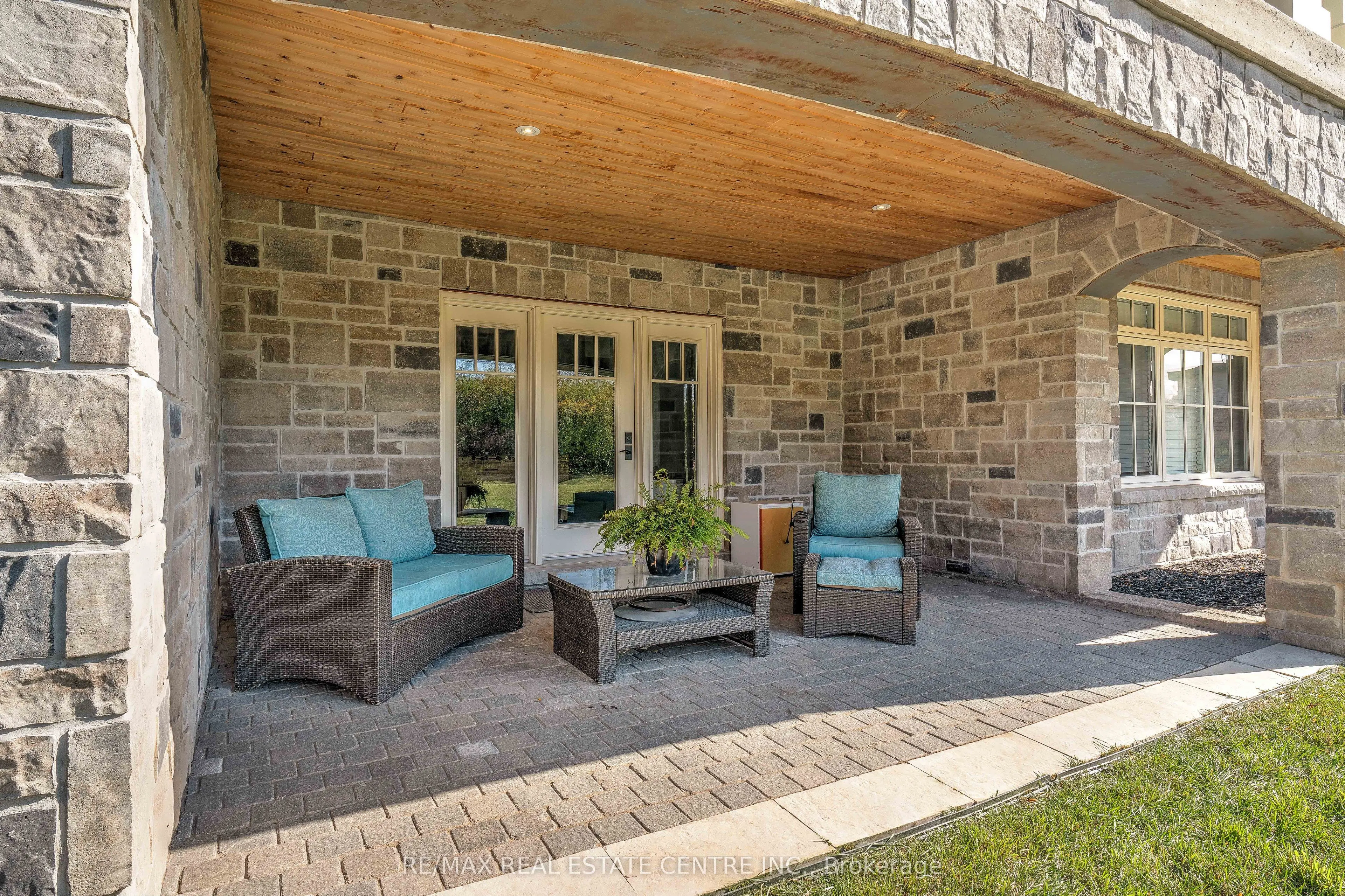 4496 Henderson Road