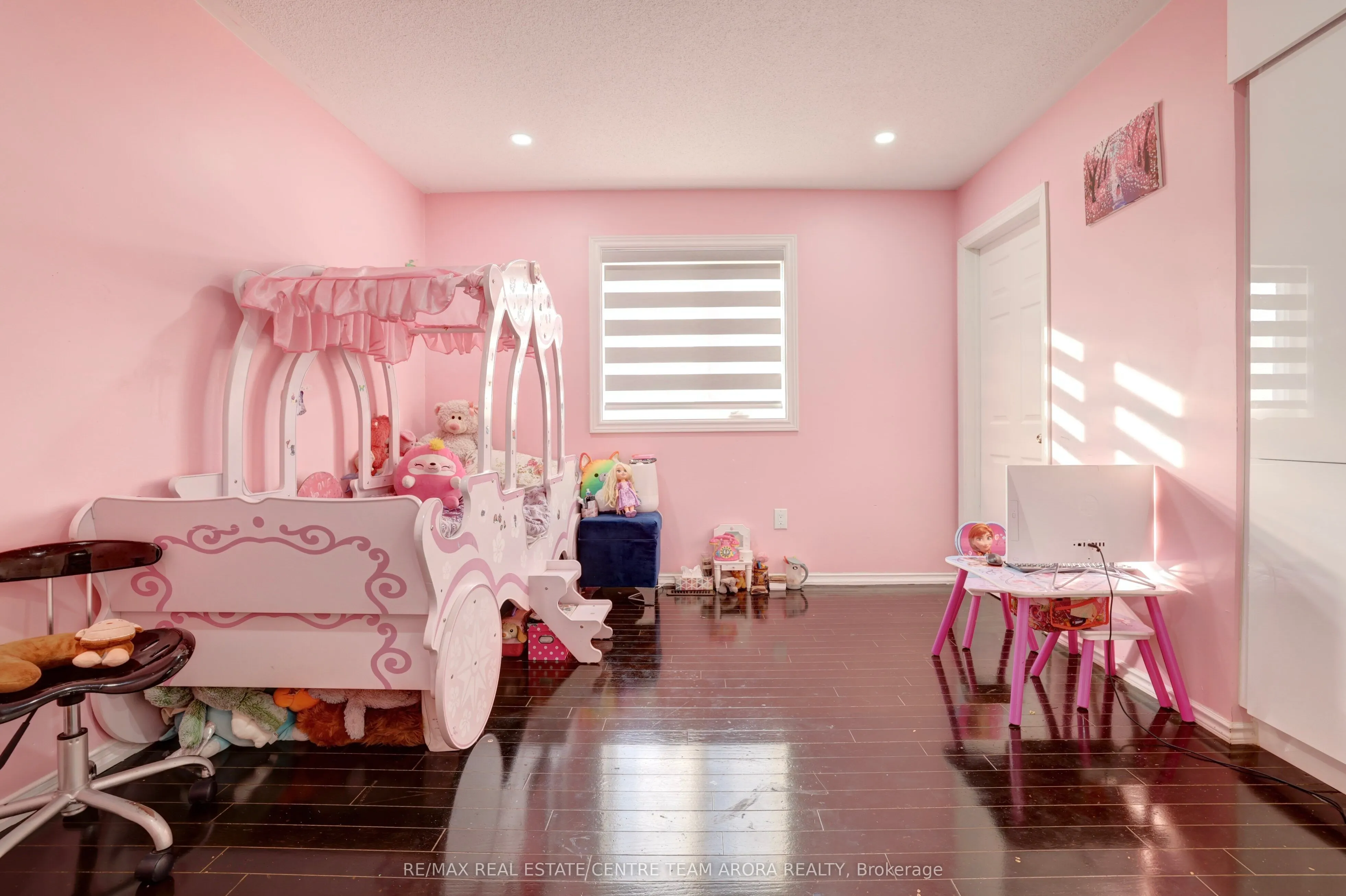 247 Cresthaven Road