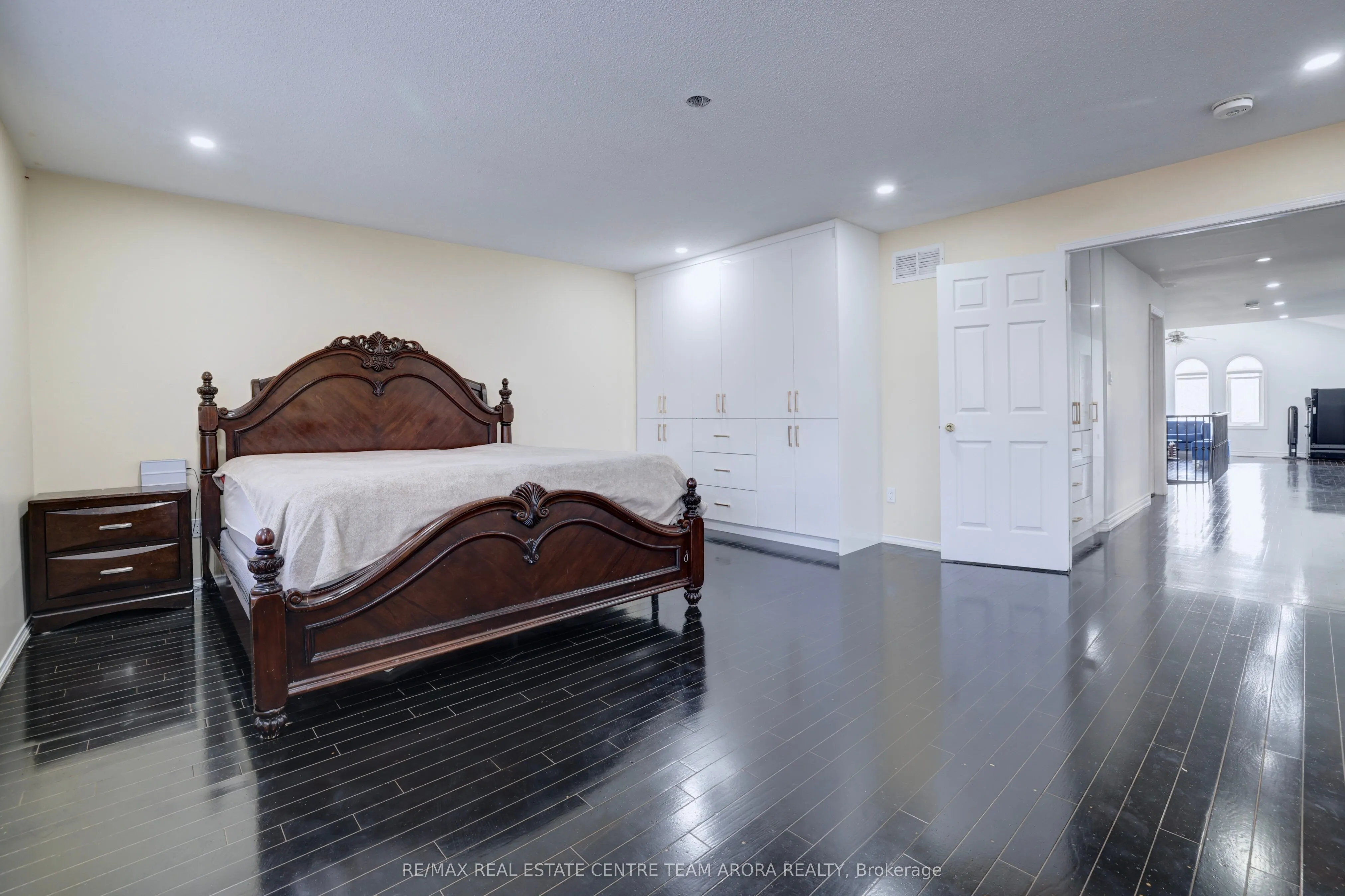 247 Cresthaven Road