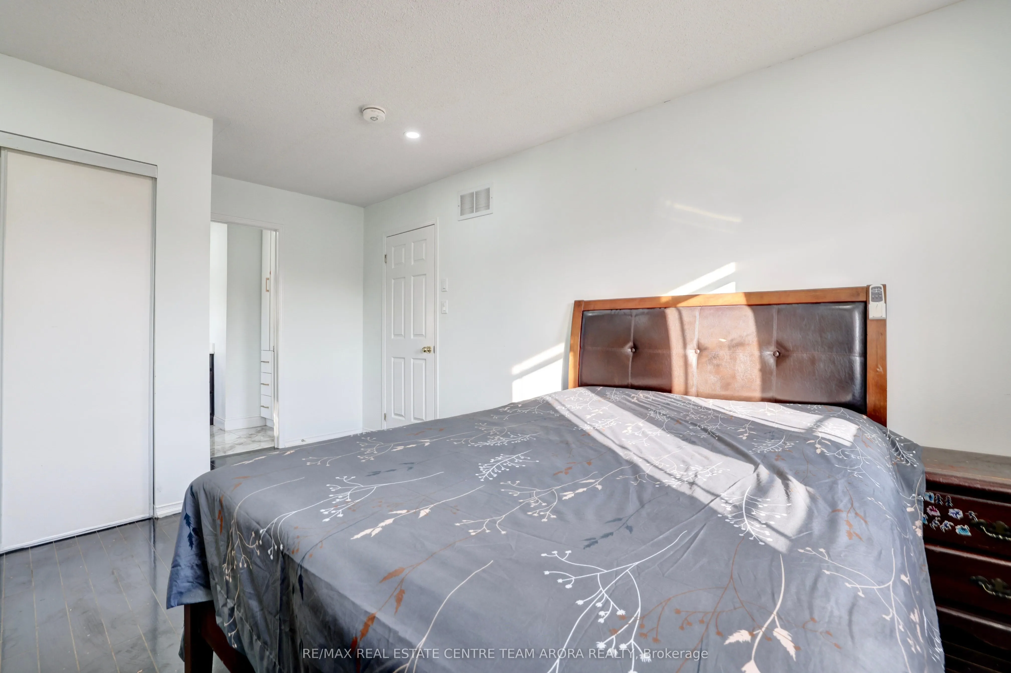 247 Cresthaven Road