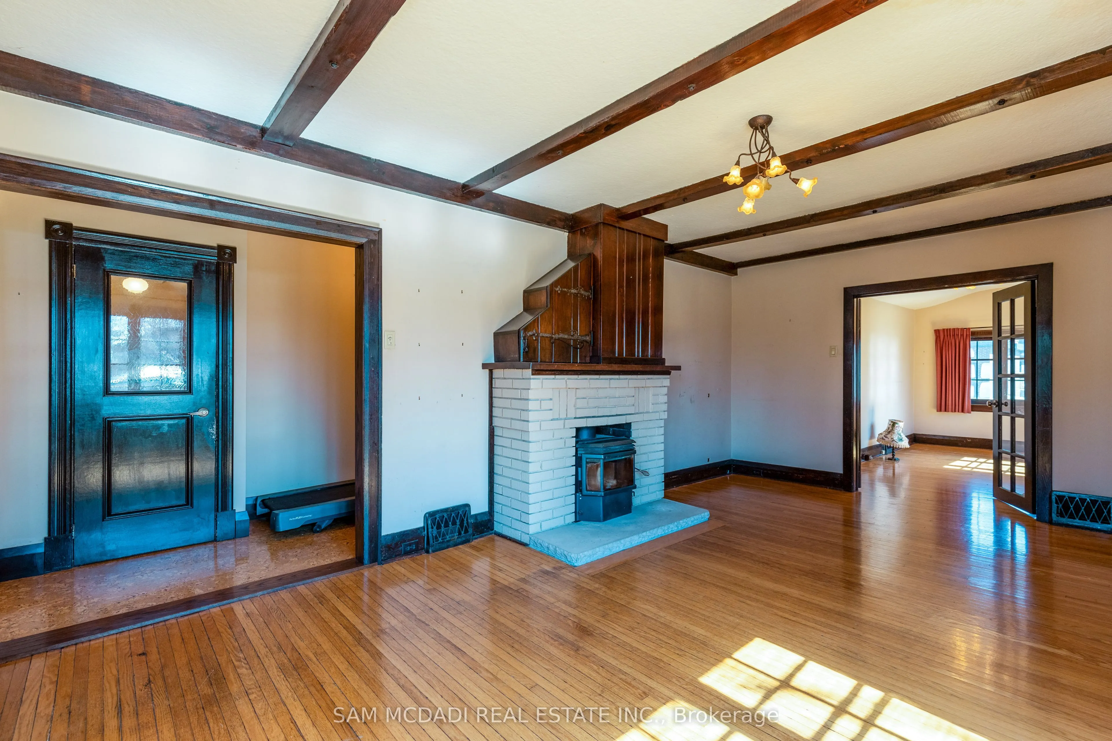 62 Maple Avenue S