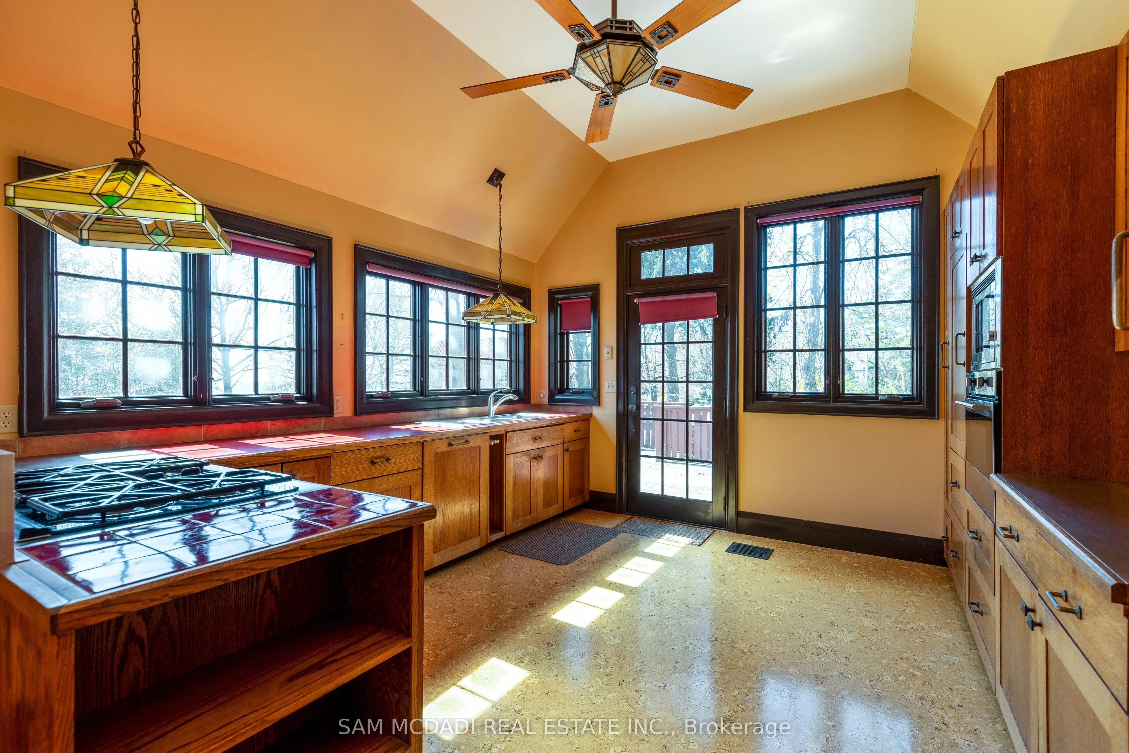 62 Maple Avenue S