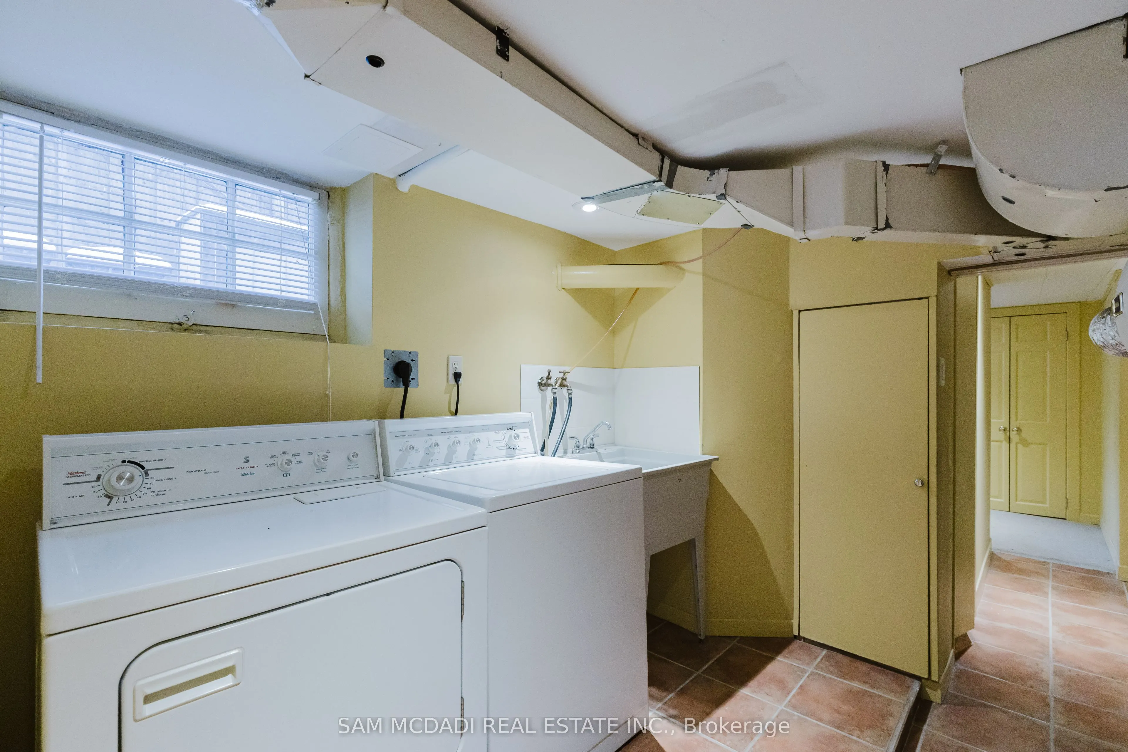 62 Maple Avenue S