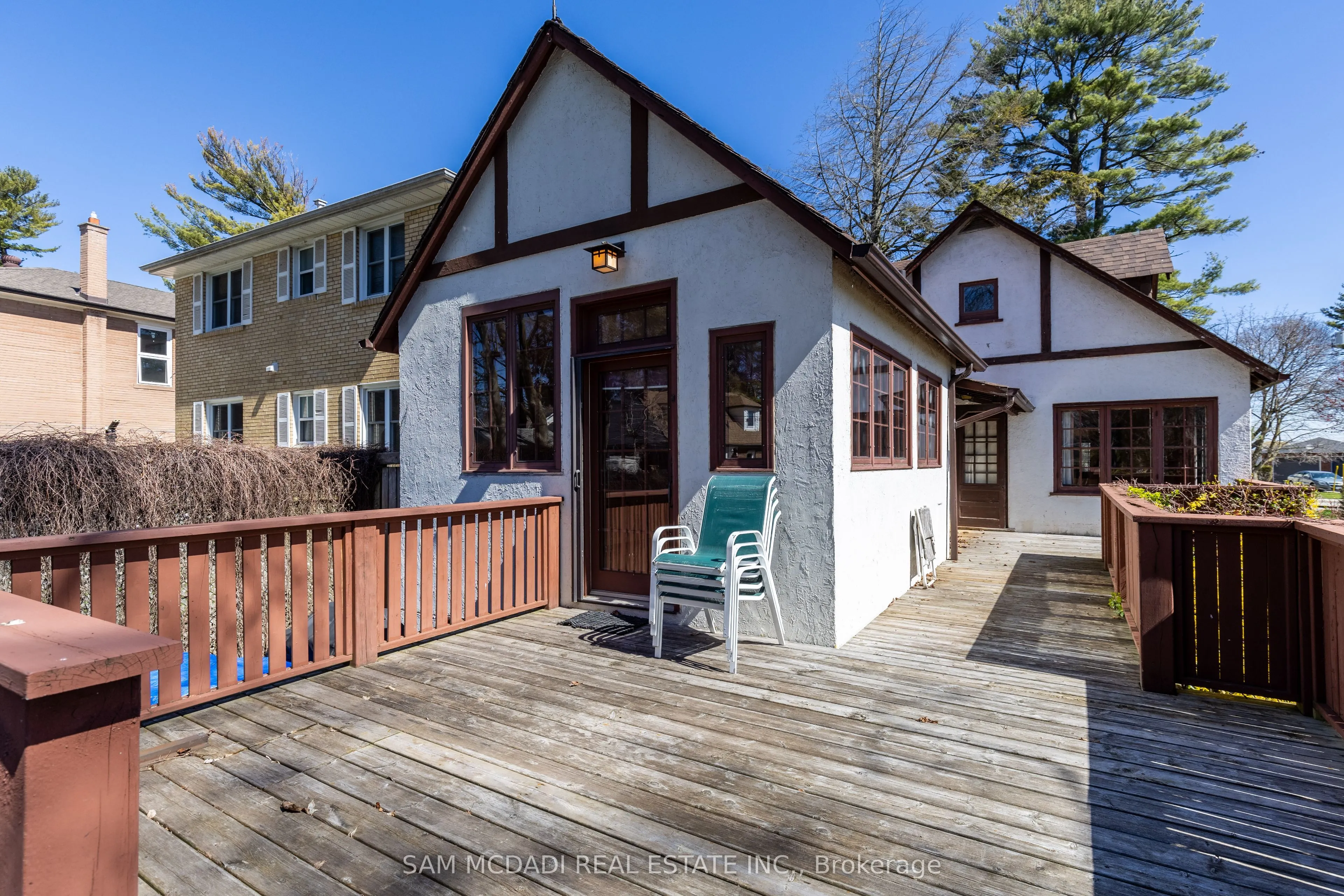 62 Maple Avenue S