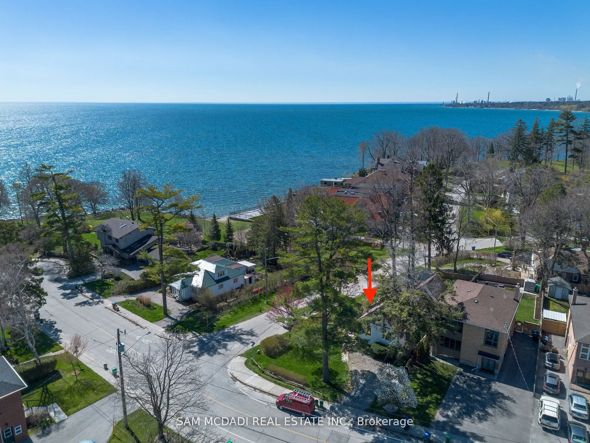 62 Maple Avenue S
