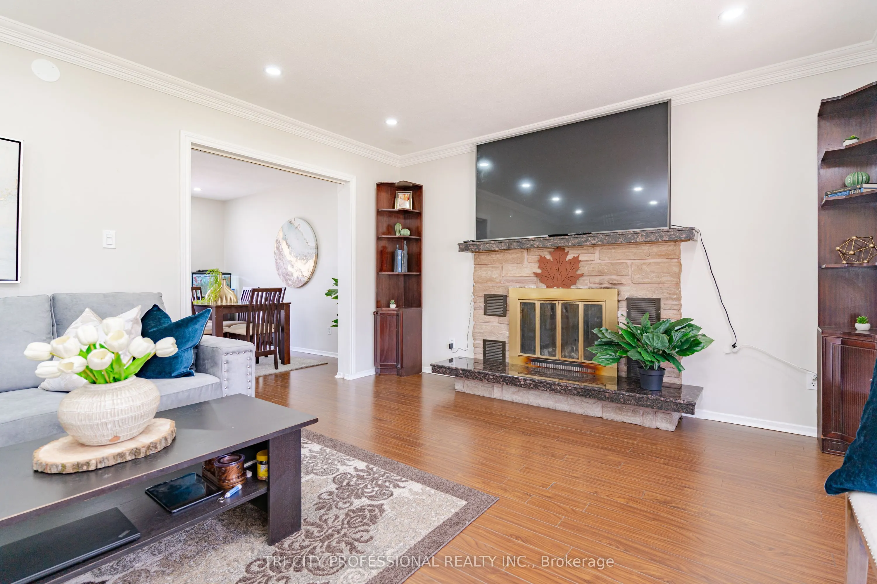 111 Dearbourne Boulevard