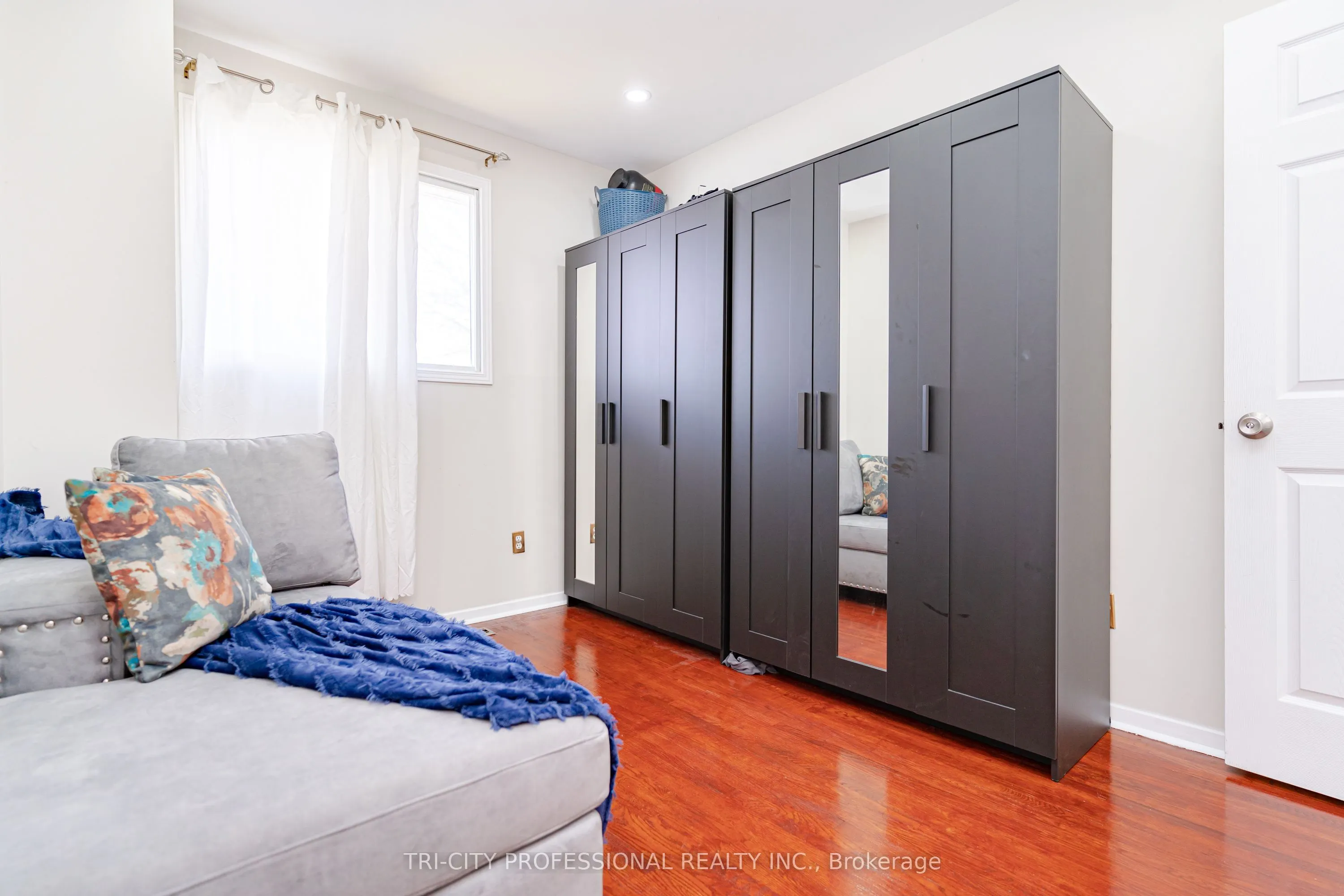 111 Dearbourne Boulevard