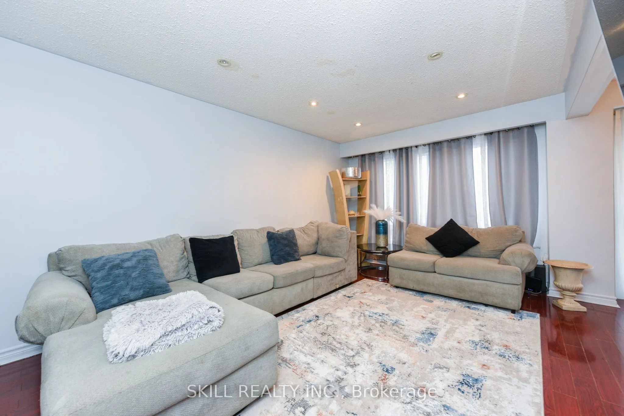 7500 Goreway Drive, #92