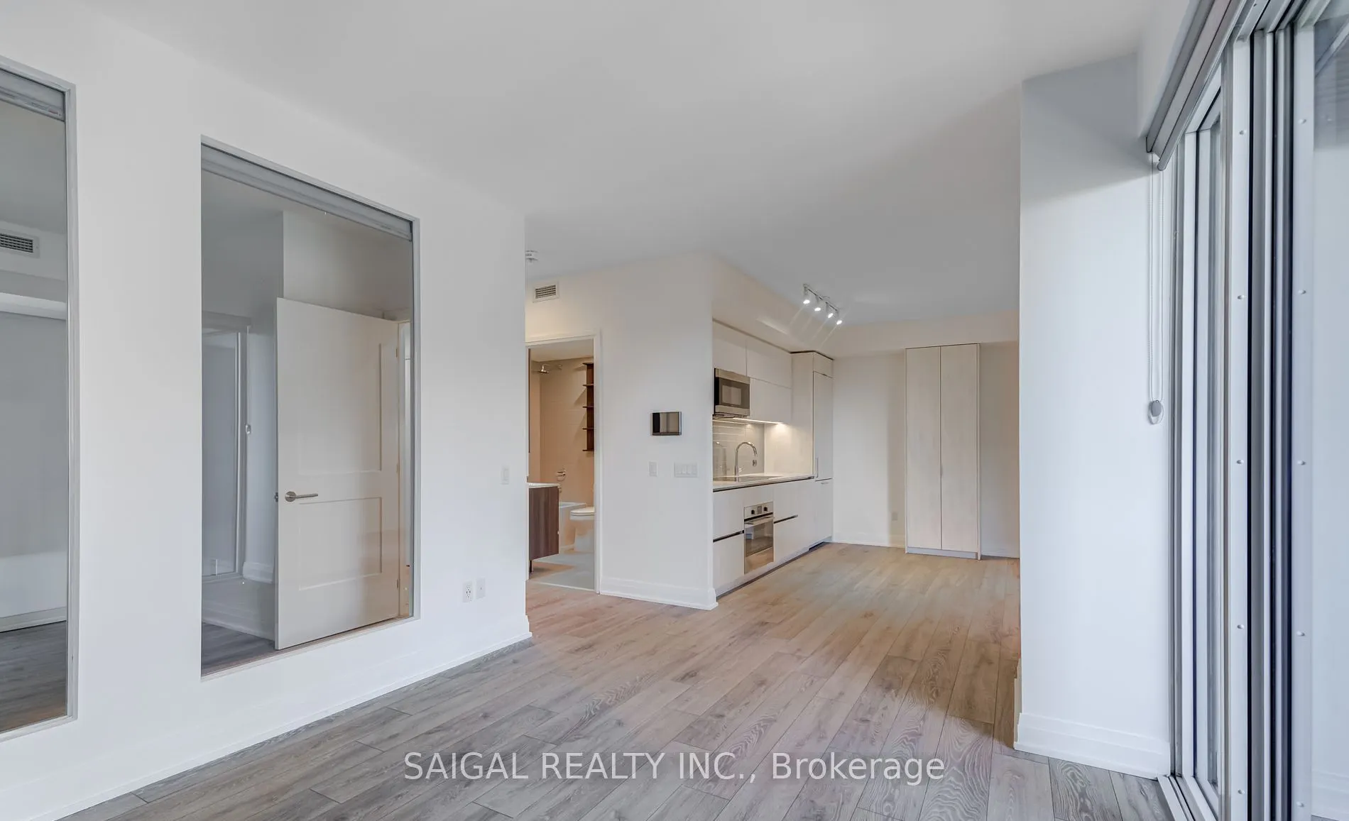 21 Park Street E, #601